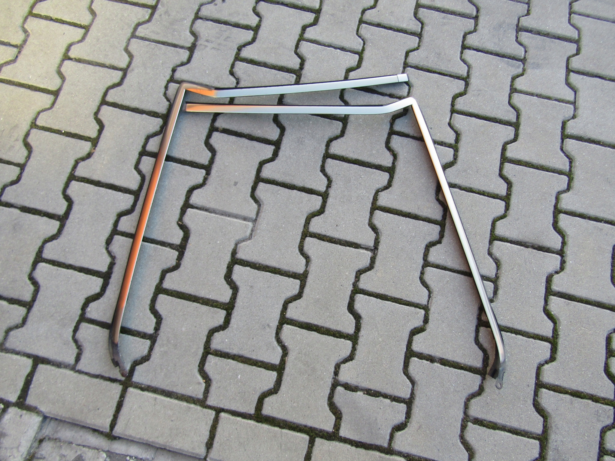 3 MERCEDES W124 LISTWA RAMKA SZYBA TYL OSLONA SZYBA TYLNA CHROM + USZCZELKI