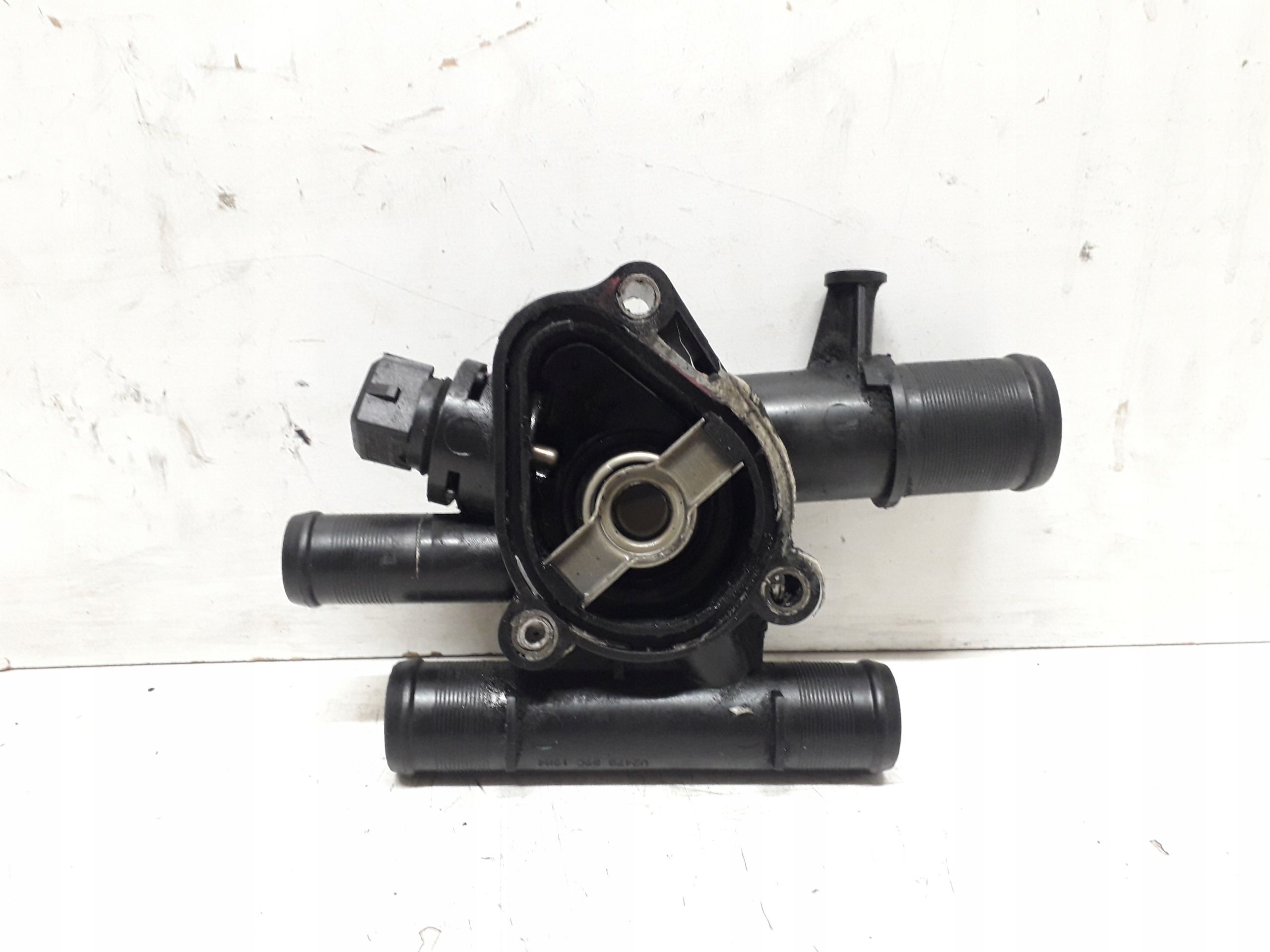 RENAULT SCENIC 2 II 03- 1.9 DCI OBUDOWA TERMOSTATU 8200112054B