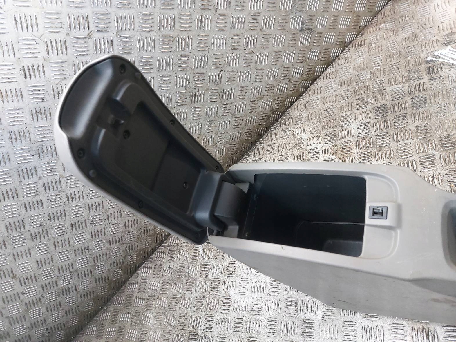 TUNEL central armrest RENAULT KANGOO II