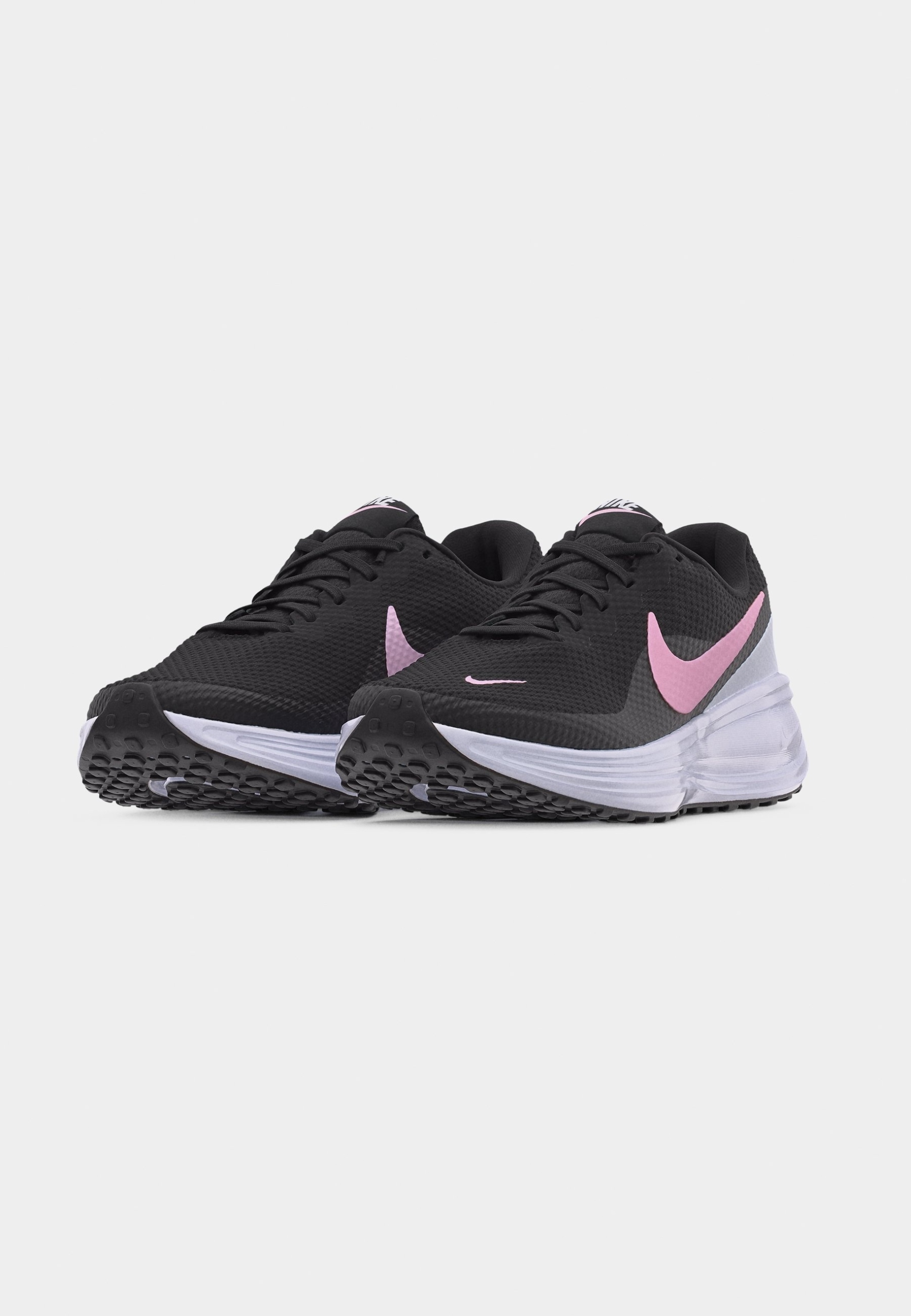 Nike Performance Revolution 8 Obuwie do biegania treningowe Rozmiar 40