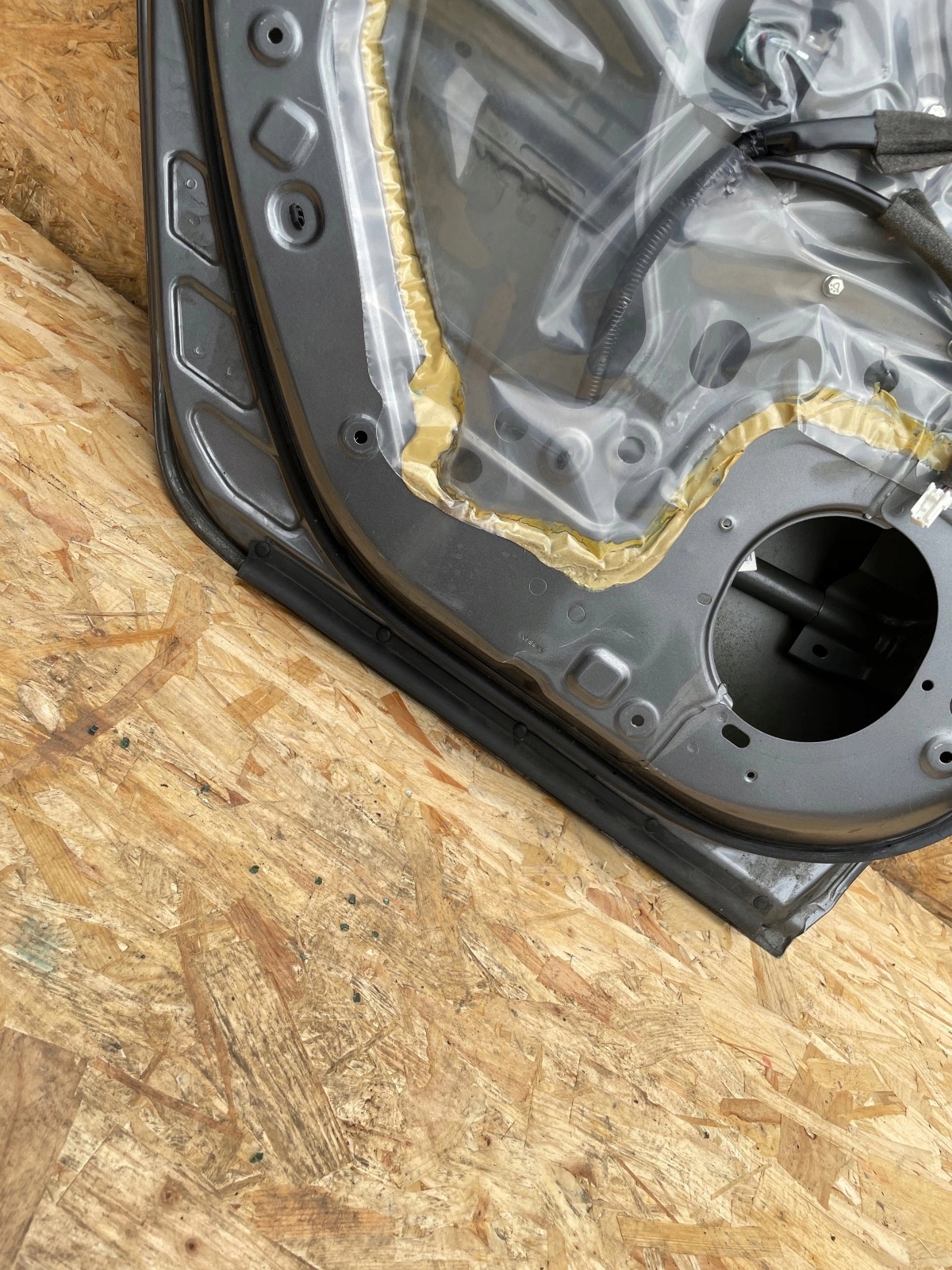 door rear part rear. left Nissan Leaf and Szare