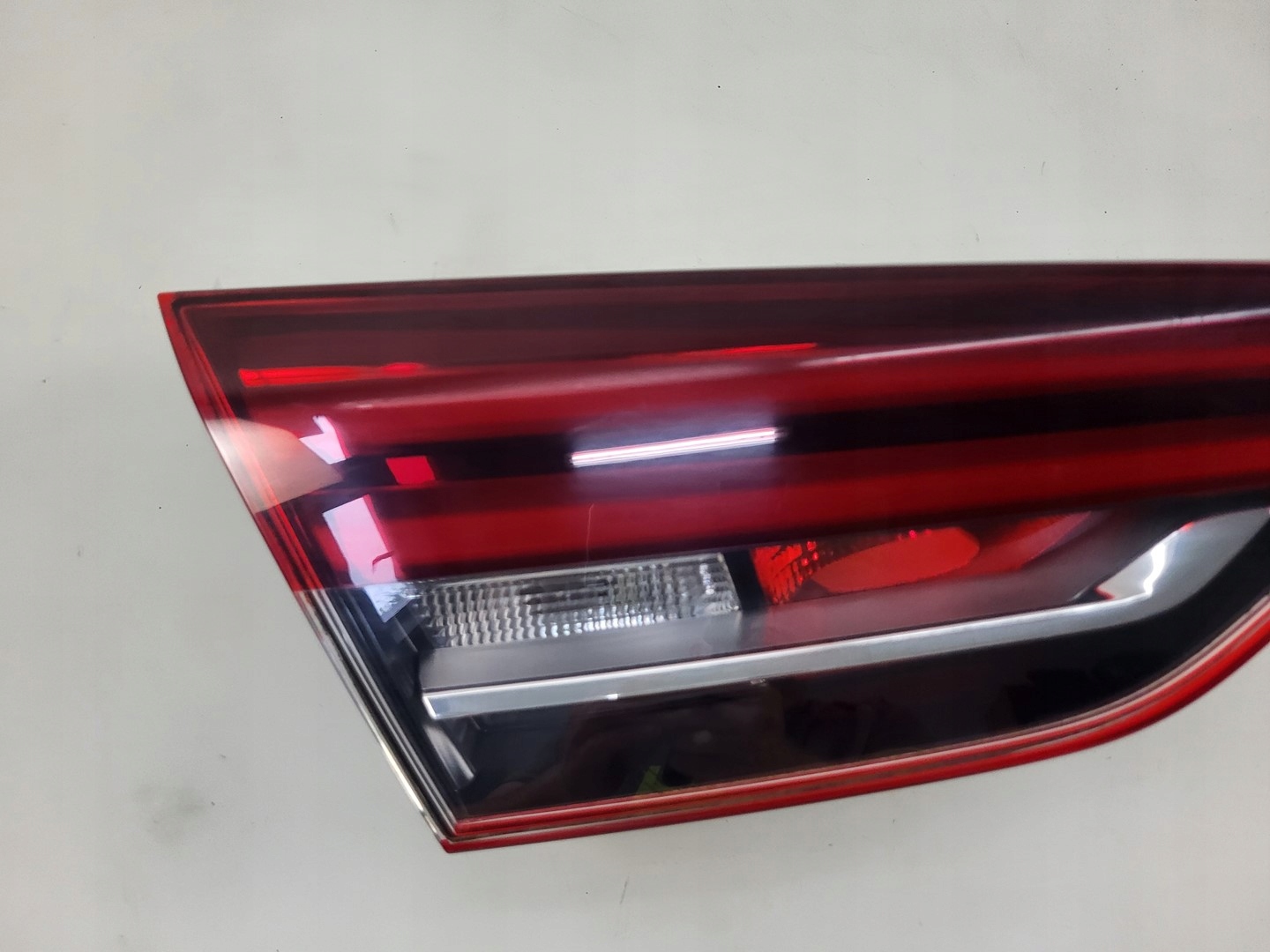 light to the bonnet left rear part left rear OPEL INSIGNIA B HB 39108791