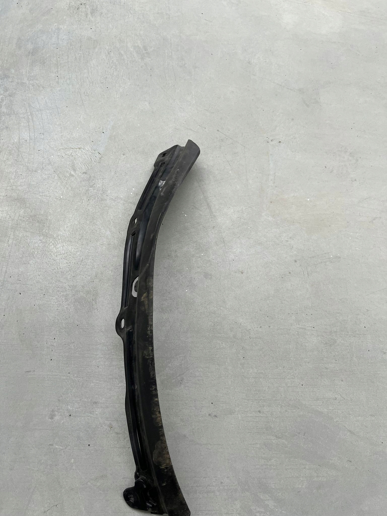 LISTWA MASKI FARTUCH RENAULT GAMA T RANGE 7482381665 Typ samochodu Samochody ciężarowe