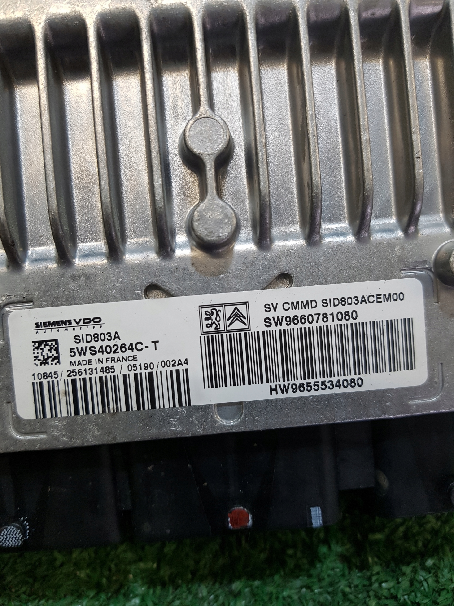 computer of the engine control unit PEUGEOT 407 2.0HDI 9660781080