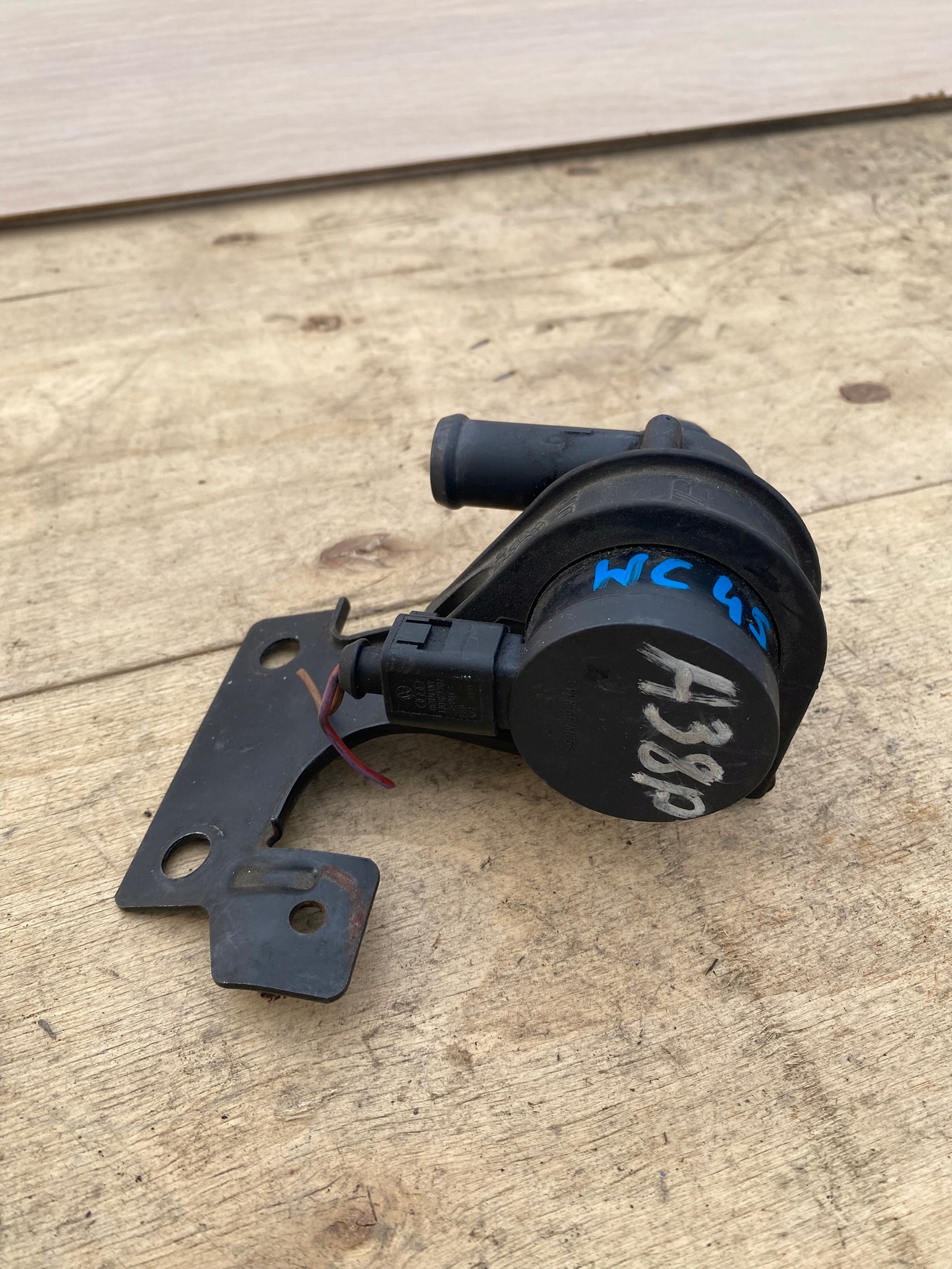 supplementary water pump Audi A3 8P 1K0121093AR