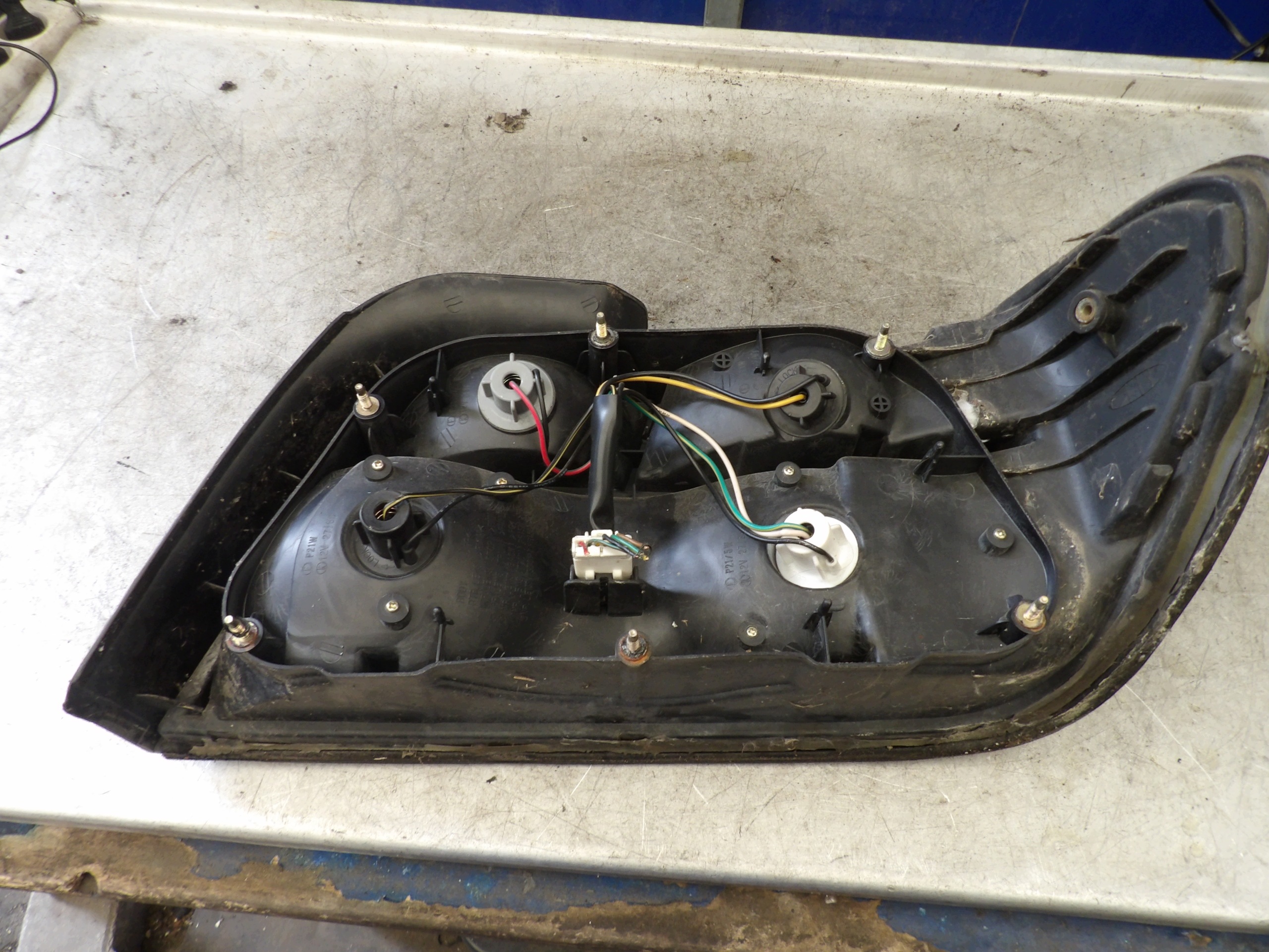 Daewoo Chairman light rear left