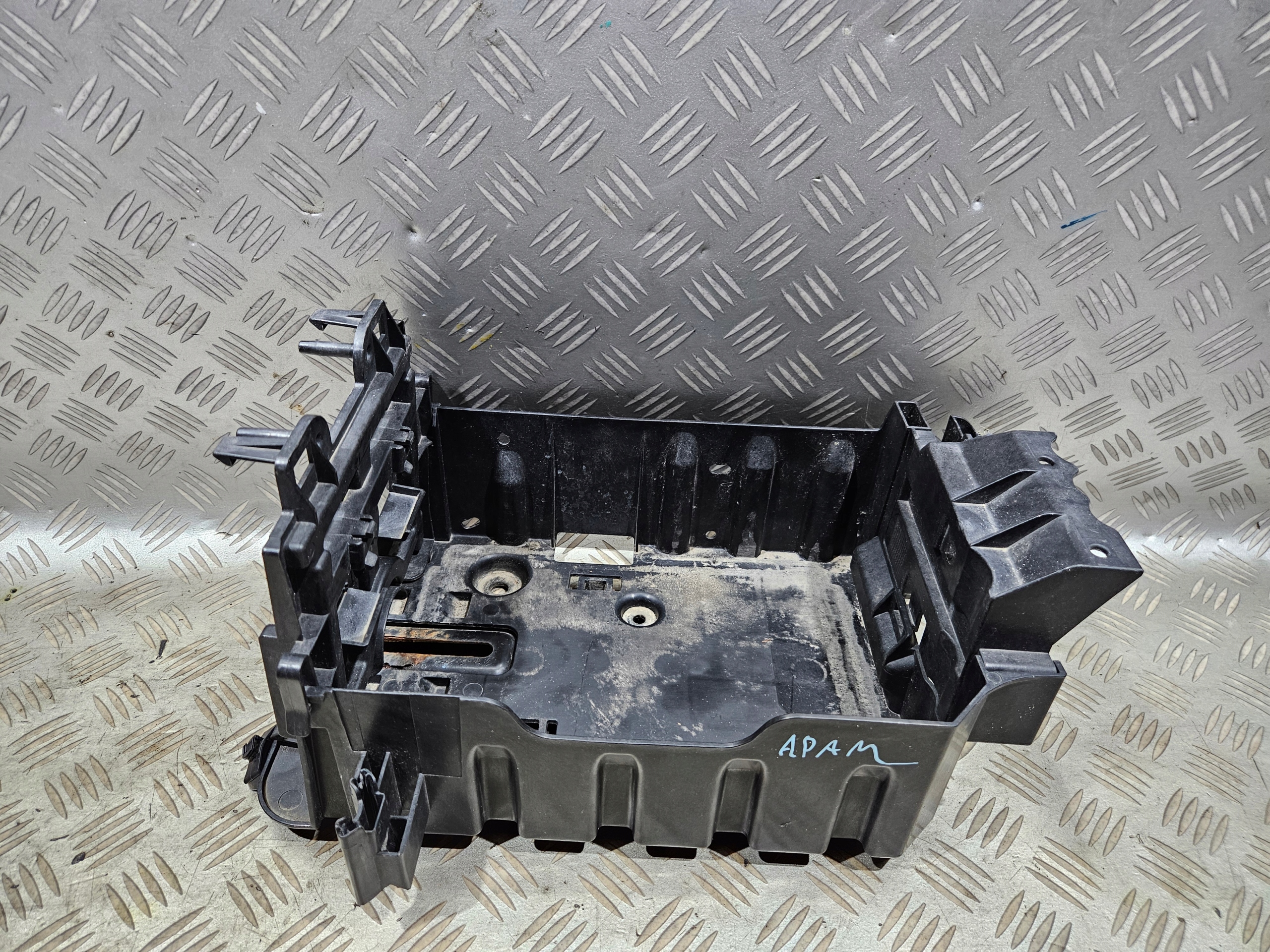 PODSTAWA OBUDOWA AKUMULATORA OPEL ADAM CORSA E 1.2 1.4