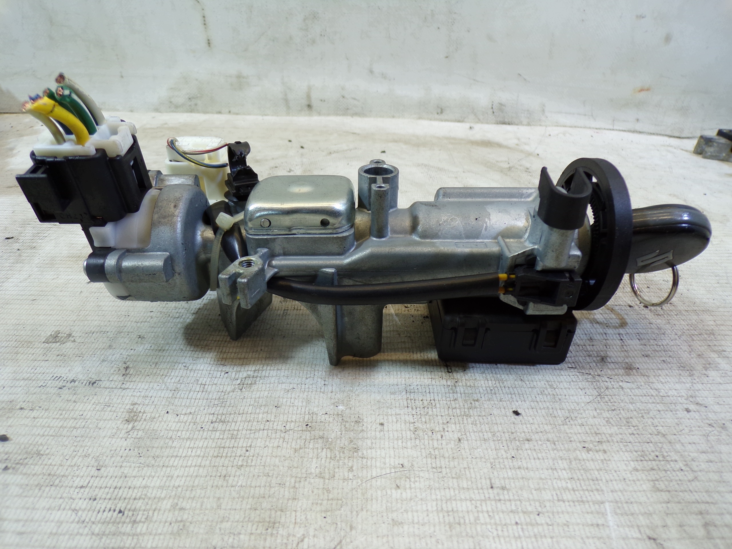 running board STARTOWY SUZUKI SPLASH 1.0 33920-85LA0