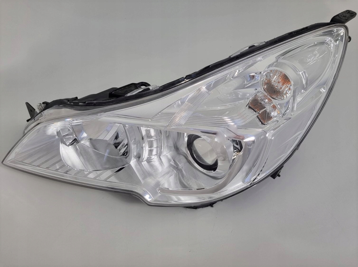 ФАРА ПЕРЕД ЛІВА SUBARU LEGACYv КСЕНОН