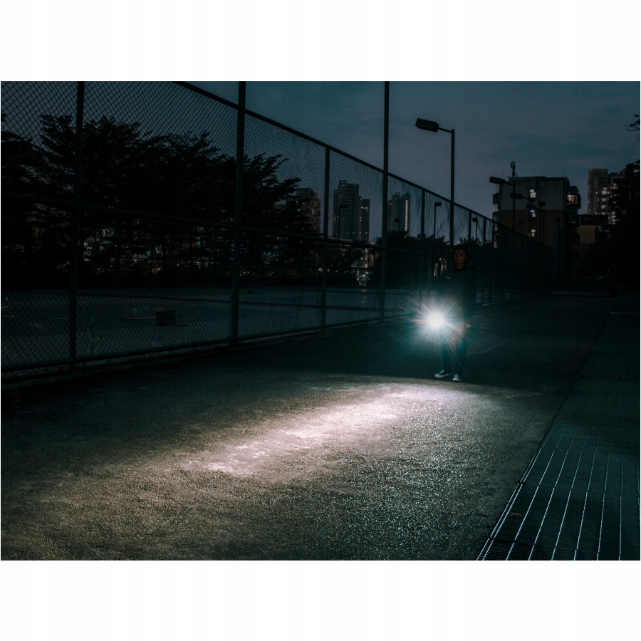 FENIX LATARKA DIODOWA LEKKA BATERIE AA IP68 E20 V2.0 126m 350 lm Długość 12.7 cm