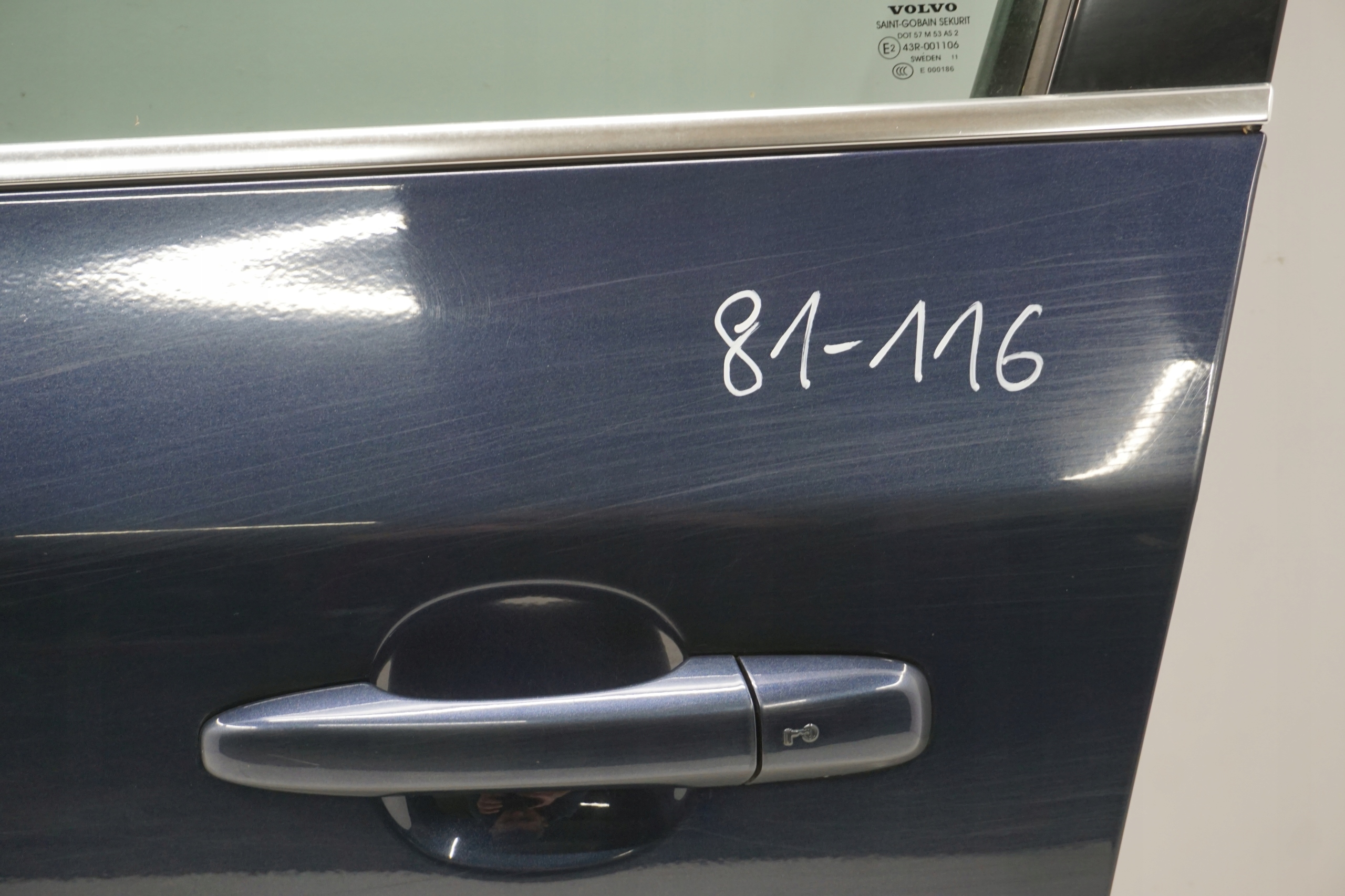 VOLVO S60 II DRZWI LEWY PRZÓD PRZEDNIE 498-46 Typ samochodu Samochody osobowe