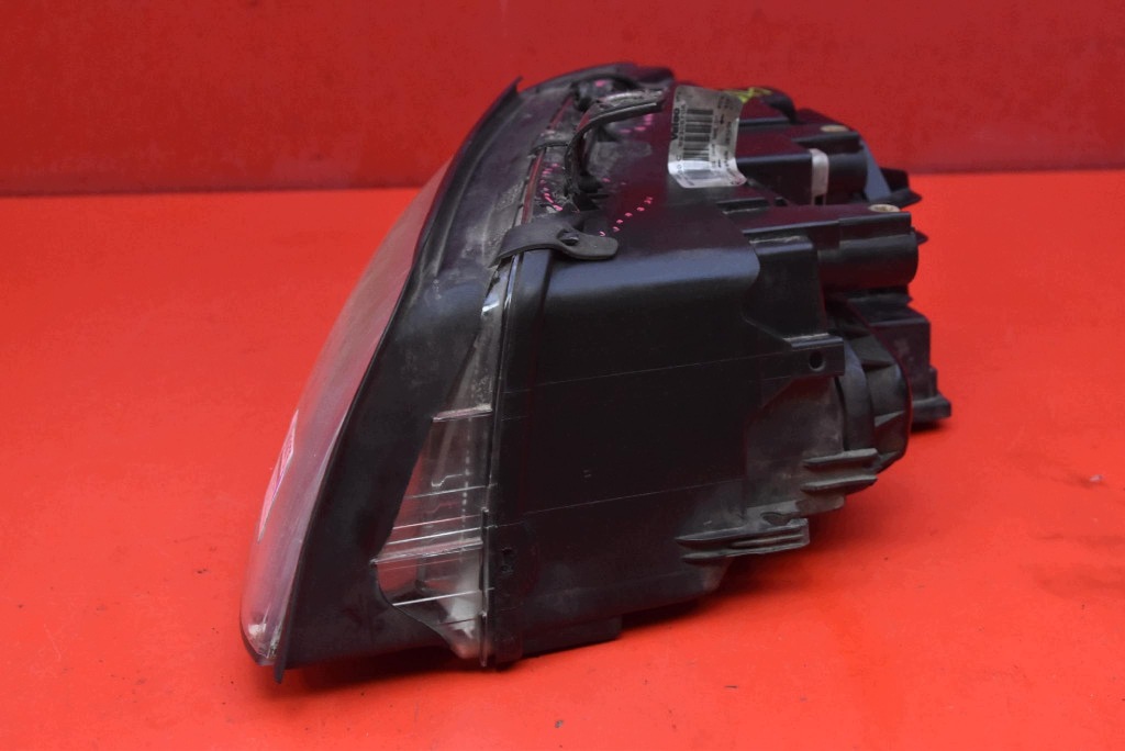 REFLEKTOR right light front lens EU 8E0941030C AUDI A4 B6 00-05