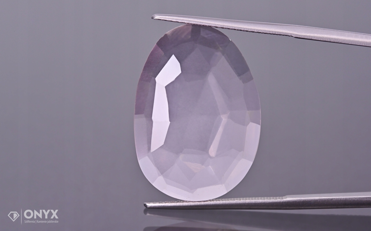 Růženín zkosený nepravidelný 25x18 mm