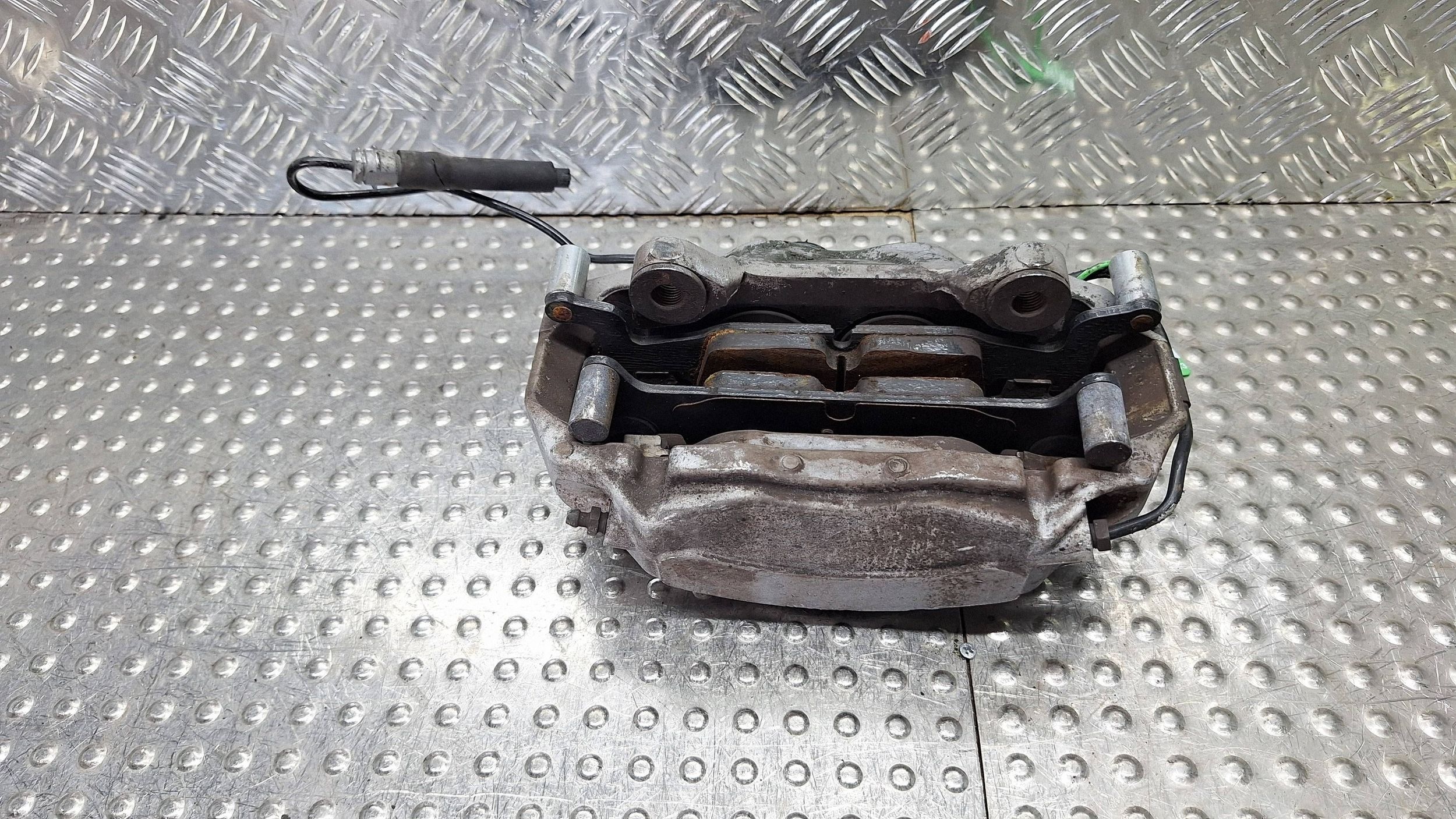 caliper brake right front 8W06CA 8W0615106CA AUDI A4 B8 A5 8W A6 A7 Q5