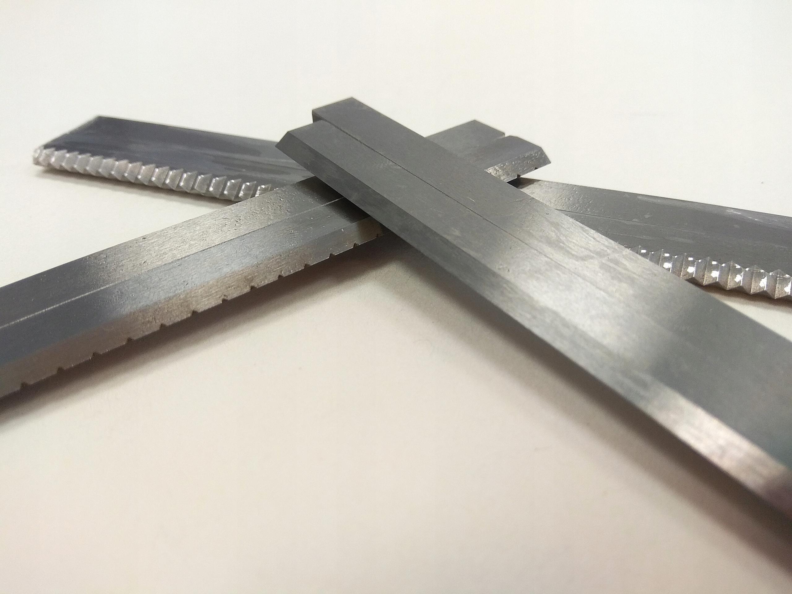 NOŻE ZIG ZAG, PERFOROWANE KOMPLET FLOW PACK 185mm