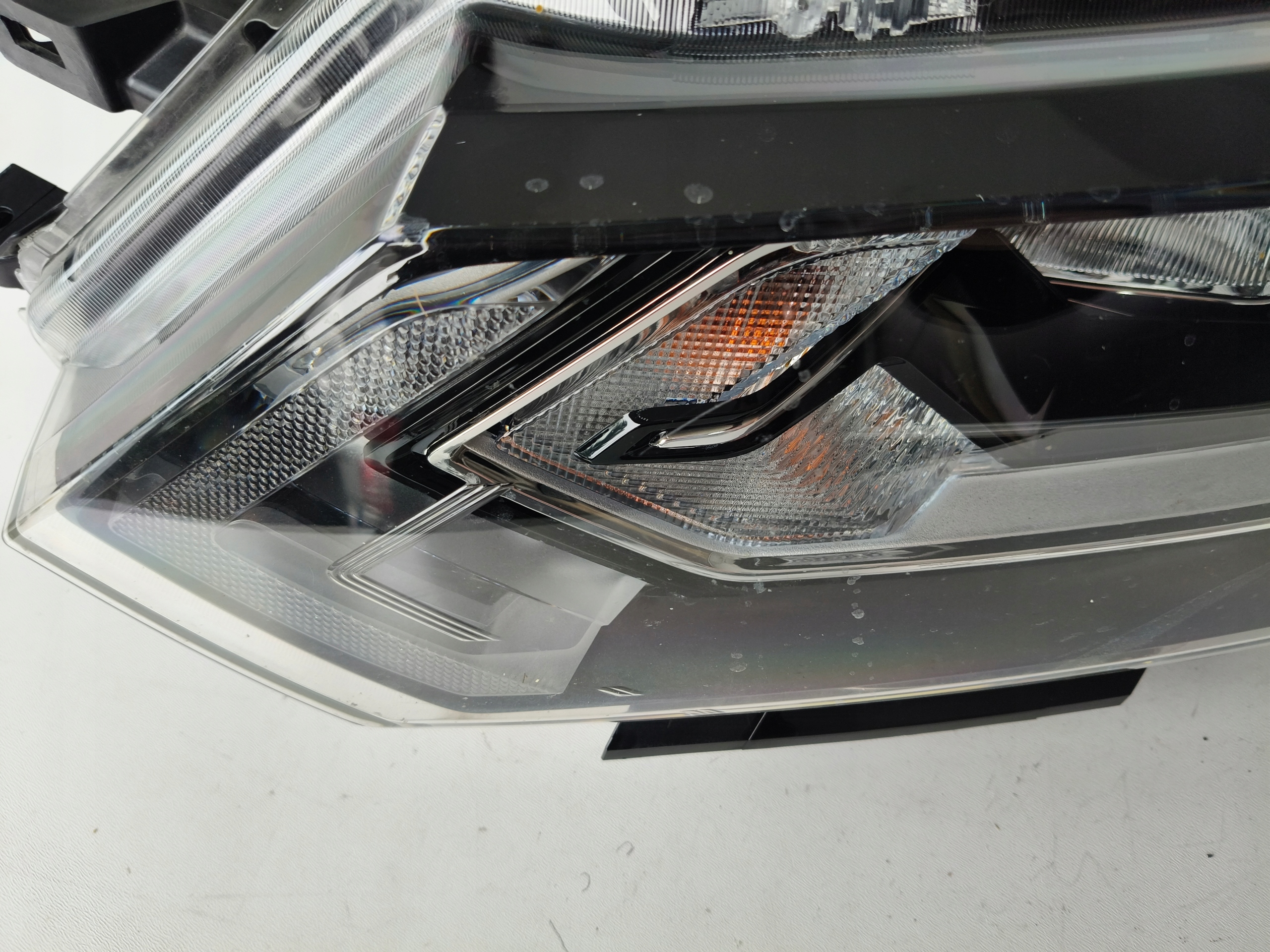 light left REFLEKTOR NISSAN QASHQAI II 17- LIFT LED