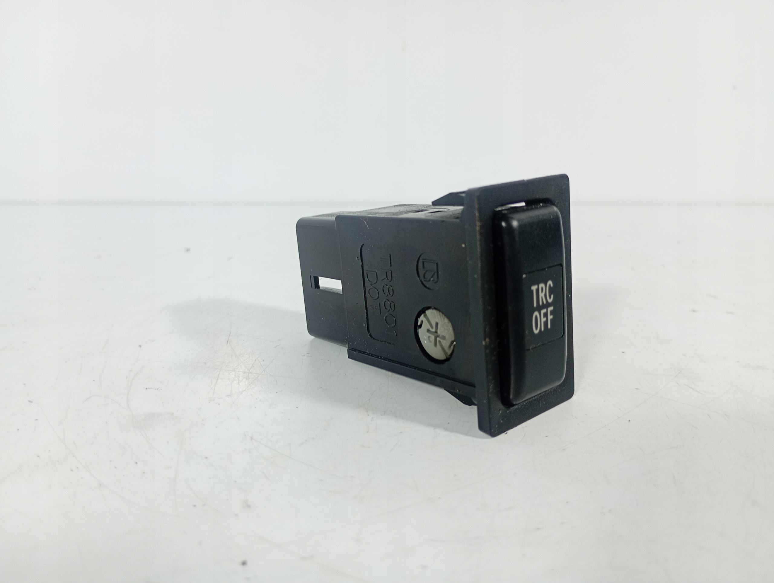 Toyota Avensis T25 00-06 switch switch button TRC OFF OE TR8801
