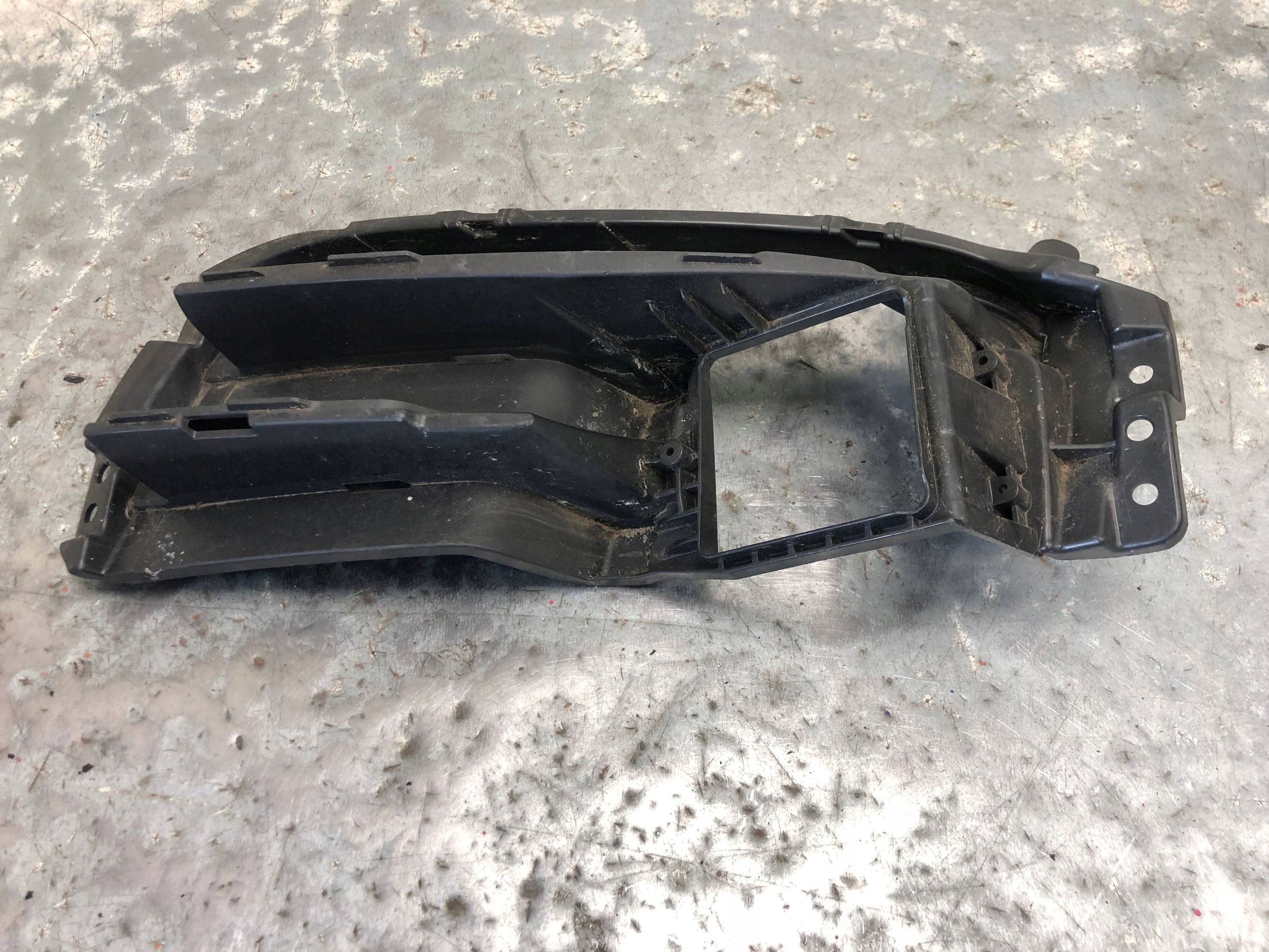 grid of a bumper right front PORSCHE PANAMERA 971 971807486A