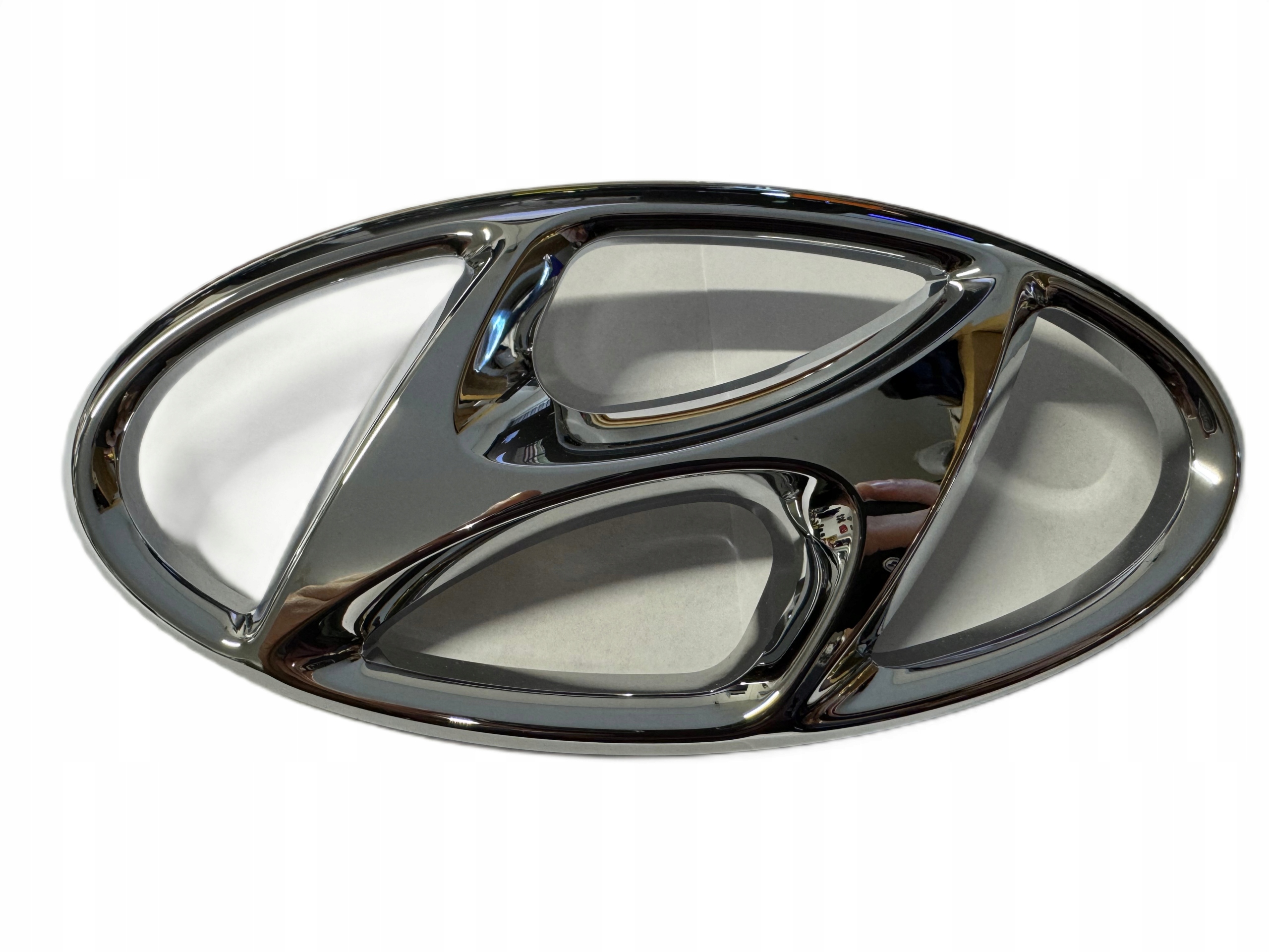 Znaczek Logo Emblemat Na Przód W Grill Hyundai I30 II Lift 2014-2017 Nowy