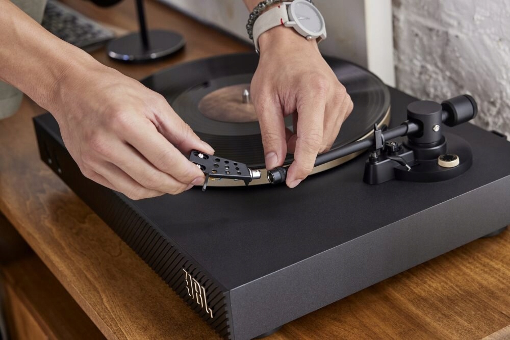 Gramofon JBL Spinner BT Czarno-złoty Wkładka Audio-Technica AT3600L