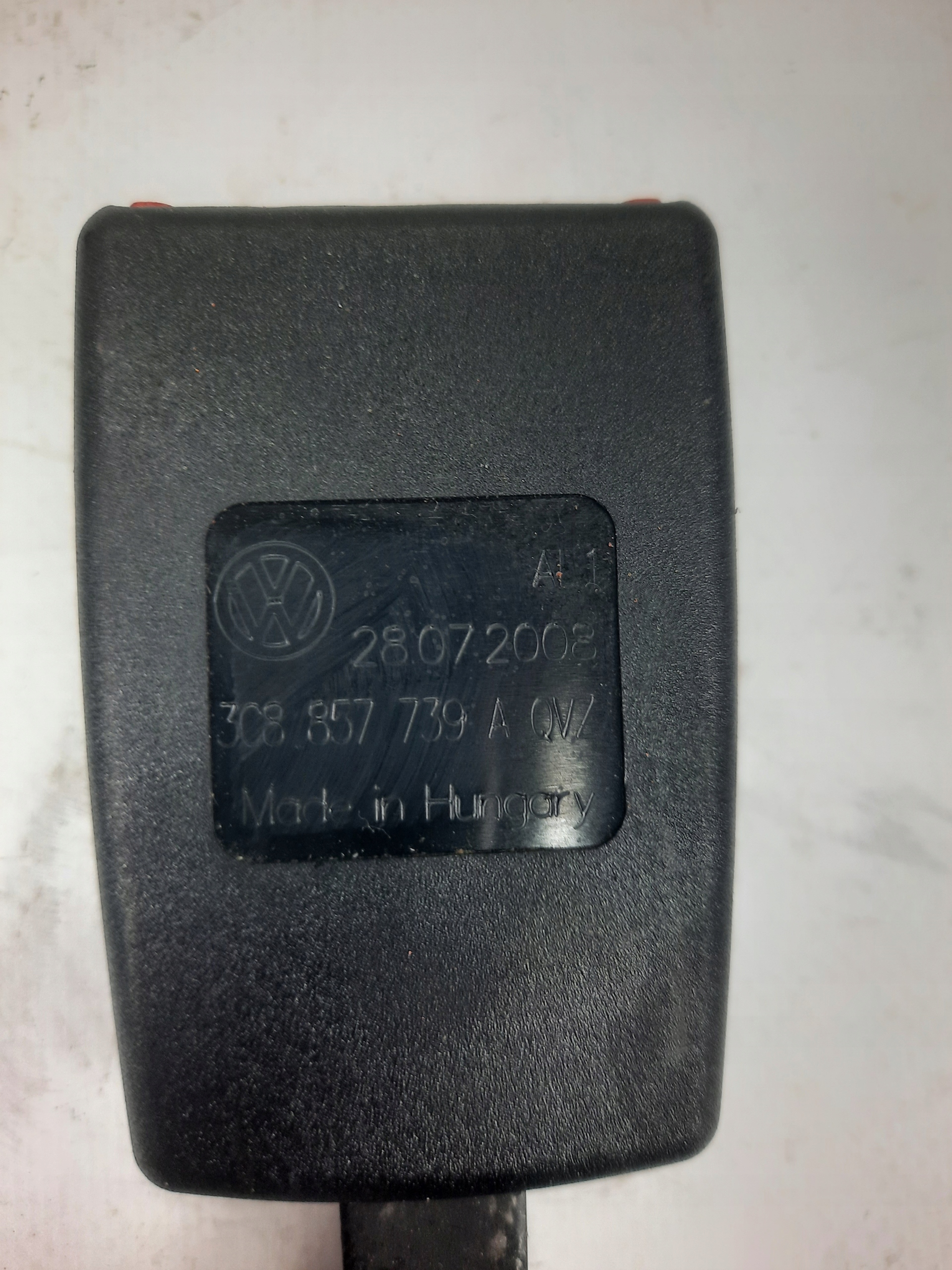 защелка ремня зад vw Passat CC 3C8857739A