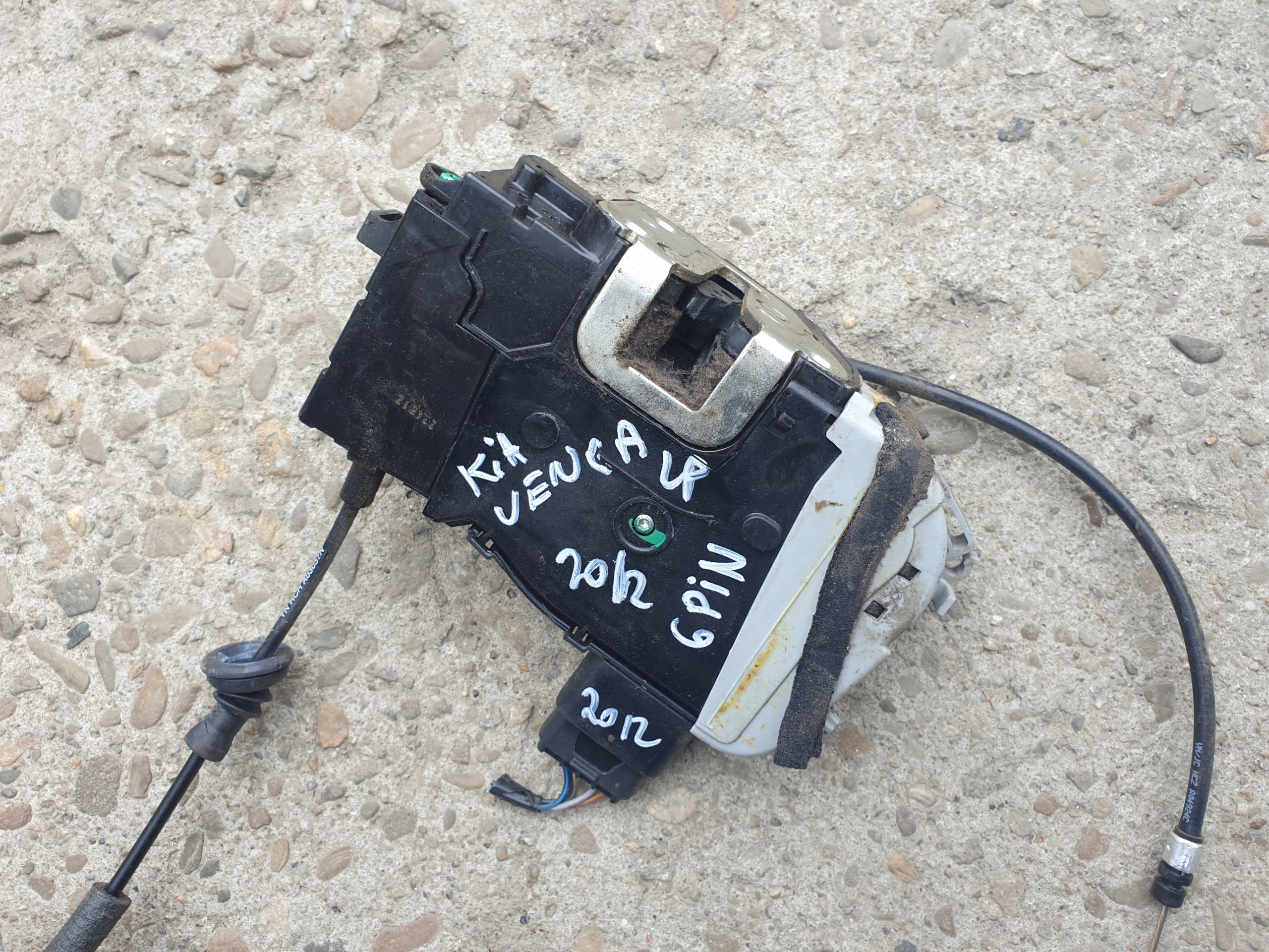 lock door left front 6 PIN KIA VENGA 2009- 81310-1P000