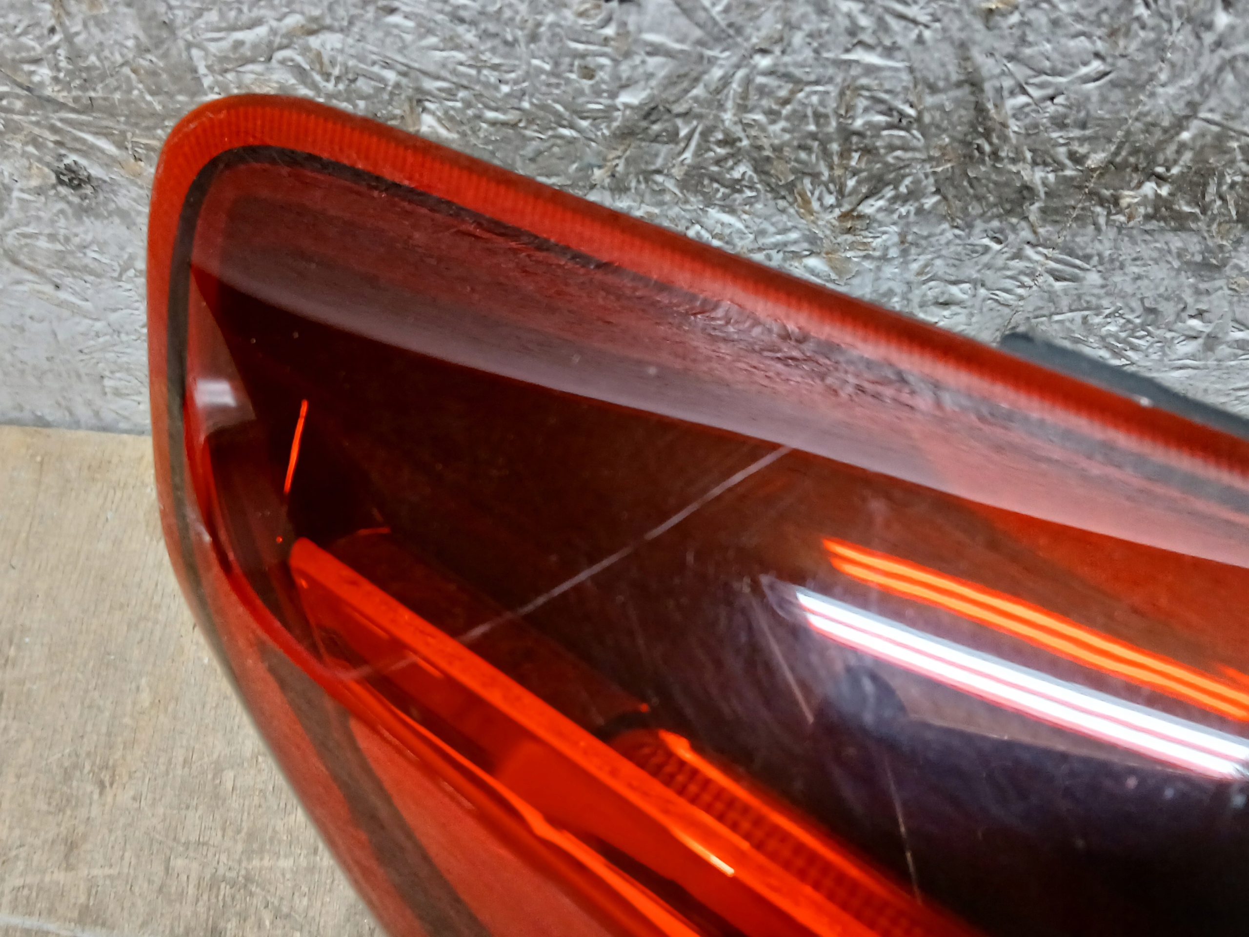 light rear part left KIA X-CEED X CEED LED J7924-31200