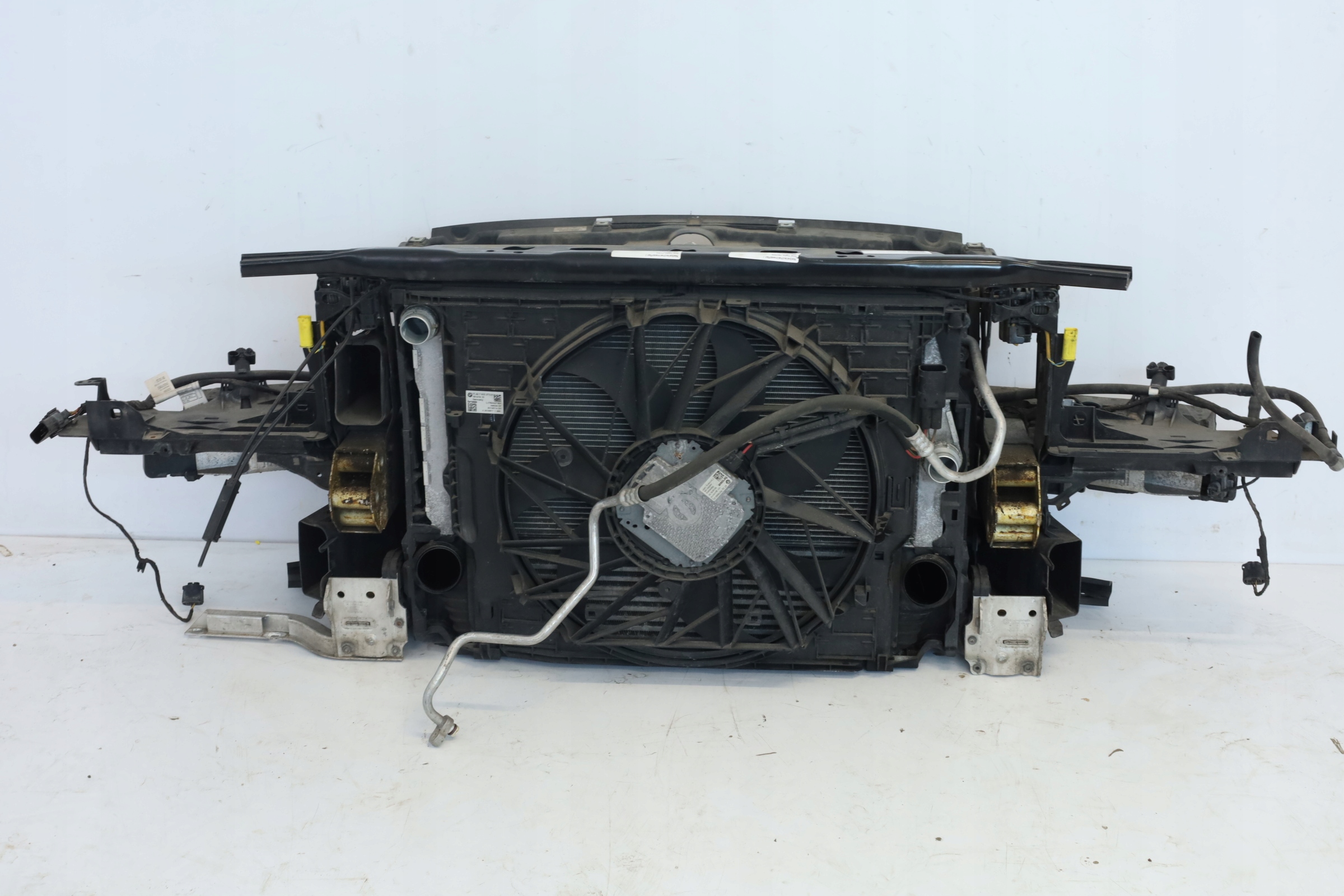 WZMOCNIENIE PAS PRZEDNI CHŁODNICE 520D BMW F10 F11 Jakość części (zgodnie z GVO) O - oryginał z logo producenta pojazdu (OE)