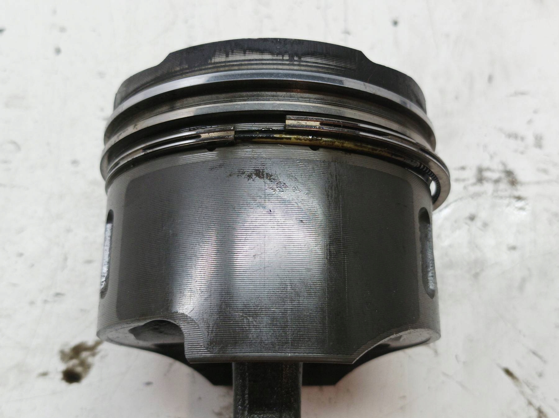 piston connecting rod 2.2 CRD CDI Chrysler PT Cruiser and (2000-2010)