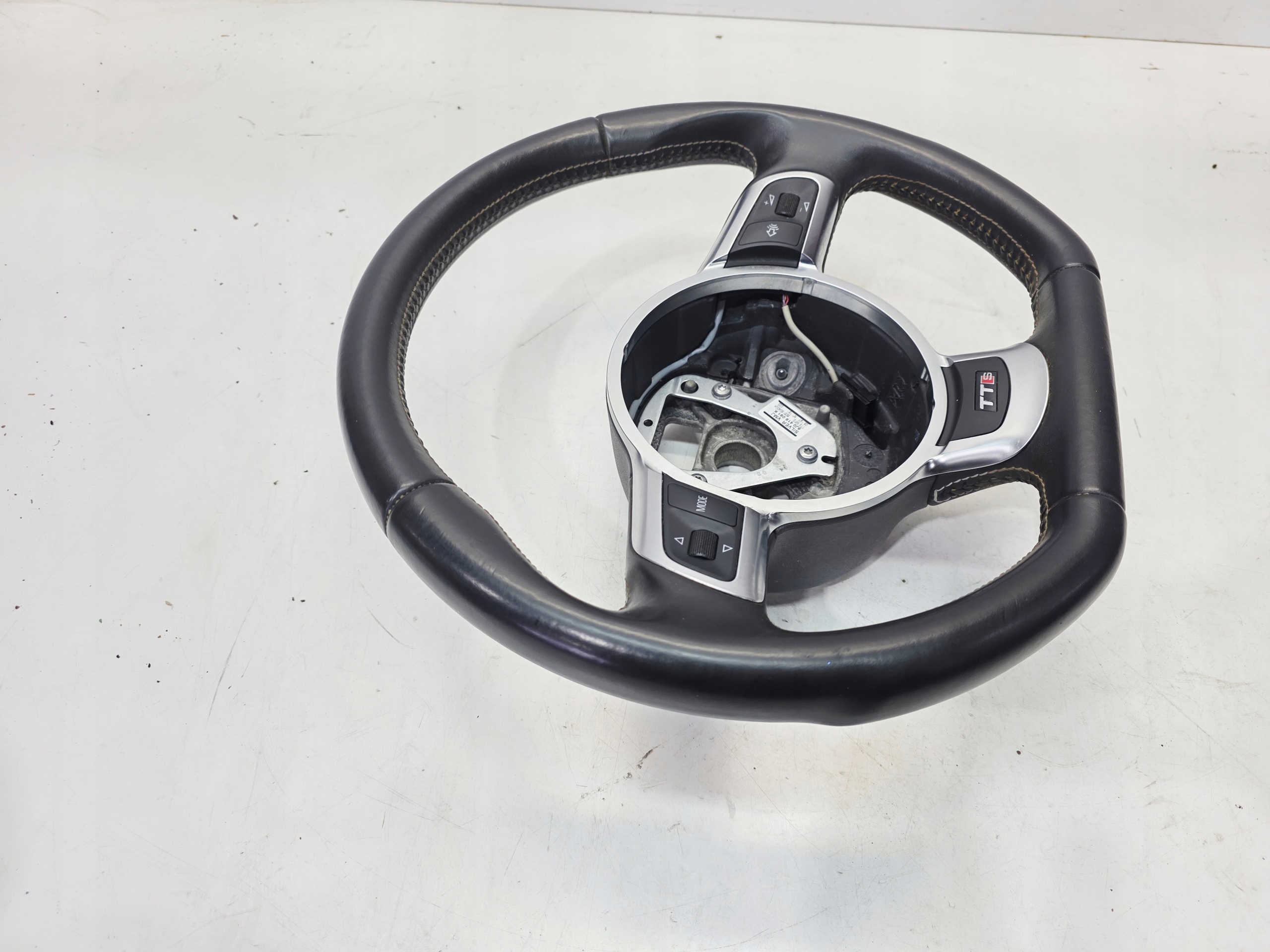 steering wheel, leather MULTI BIALA NIC SCIETA AUDI TT TTS 8J 8J0419091K BDB 23/25