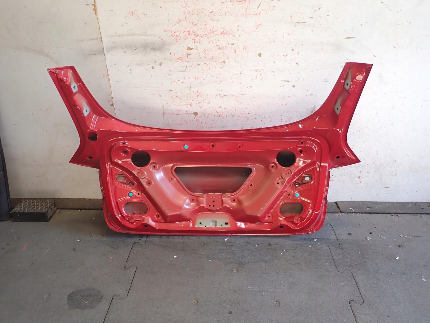 trunk door TESLA 3 2017