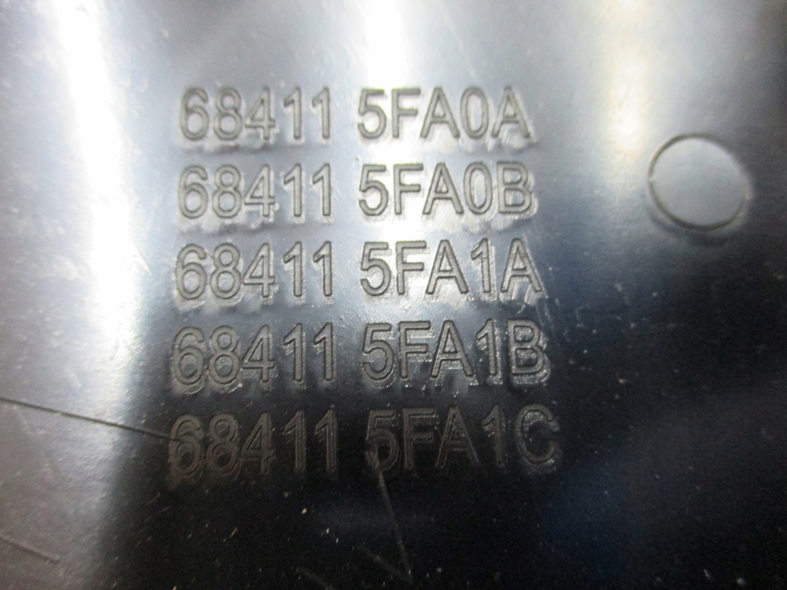 MOULAGE CONSOLE NISSAN MICRA K14 68411-5FA0A