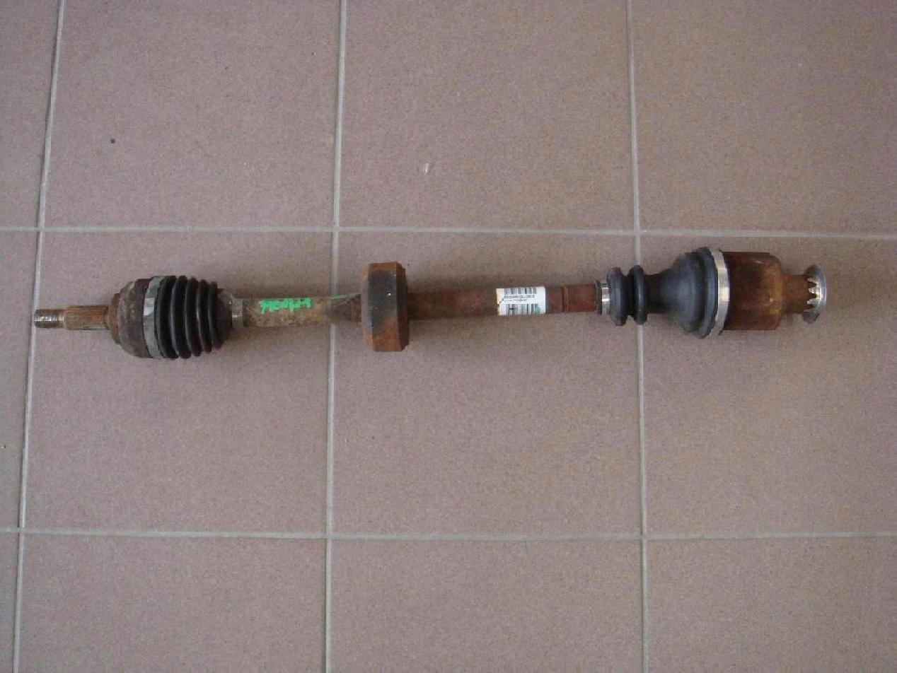 RENAULT TWINGO II 1.2 ПРАВИЙ ПІВВІСЬ 8200684084