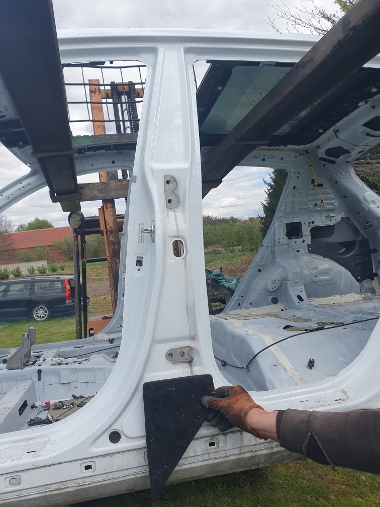 SŁUPEK LEWY B ŚRODKOWY PRÓG KIA SPORTAGE III 3 2014 FOTO PAINT WD