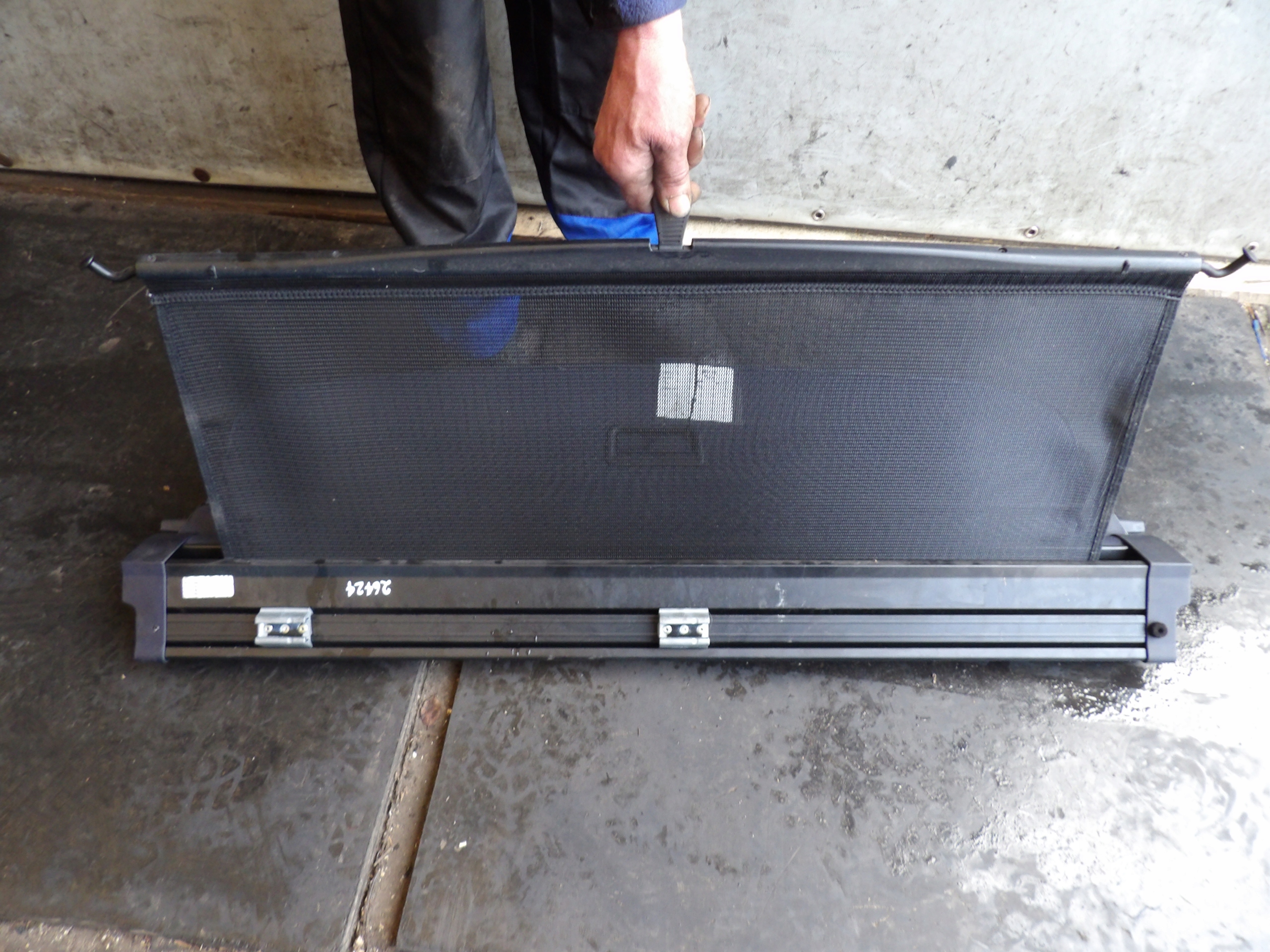 Audi A4 B6 kombi blinds boot