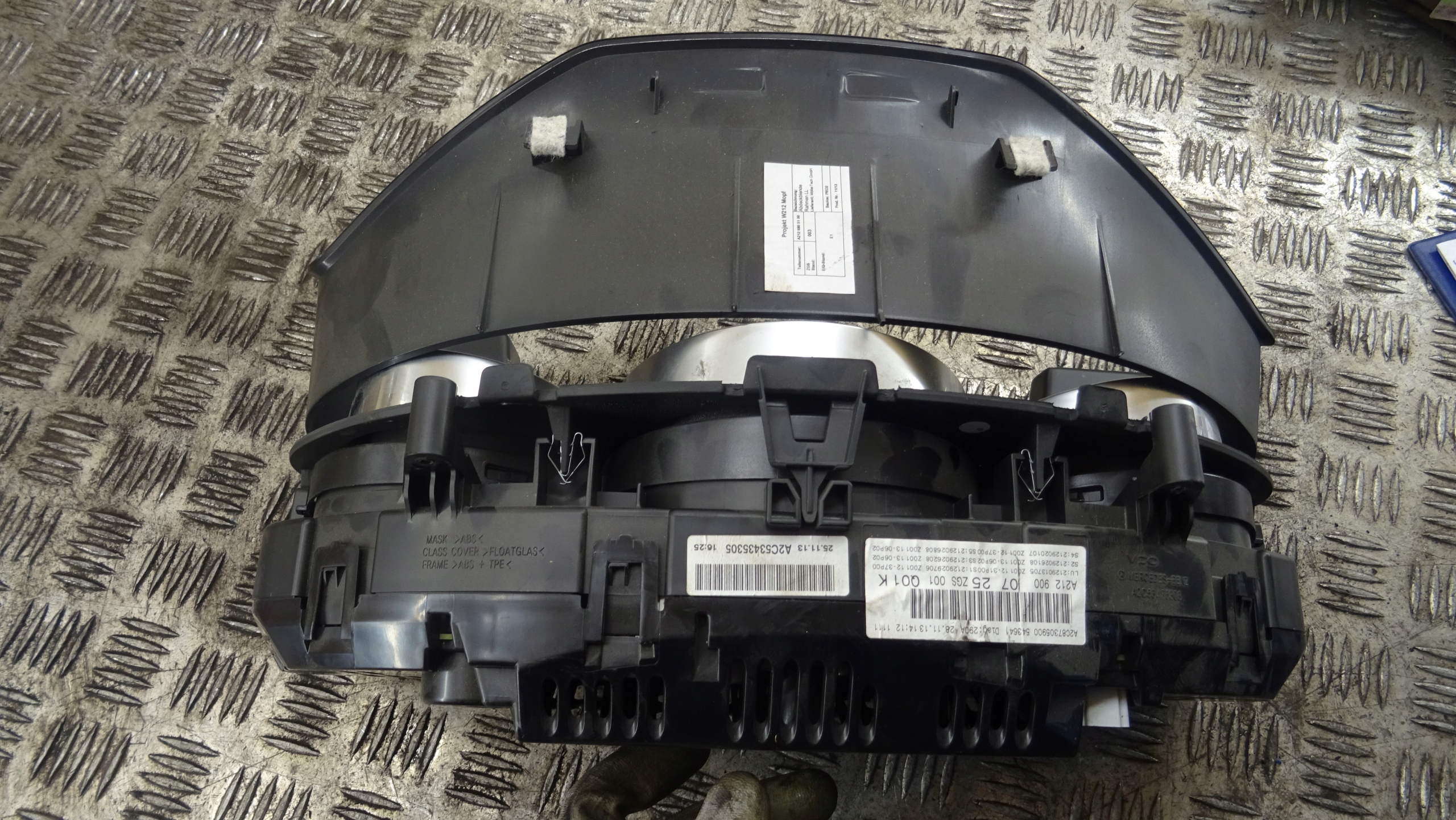 Mercedes E W212 LIFT dials dials A2129000725 NR M625