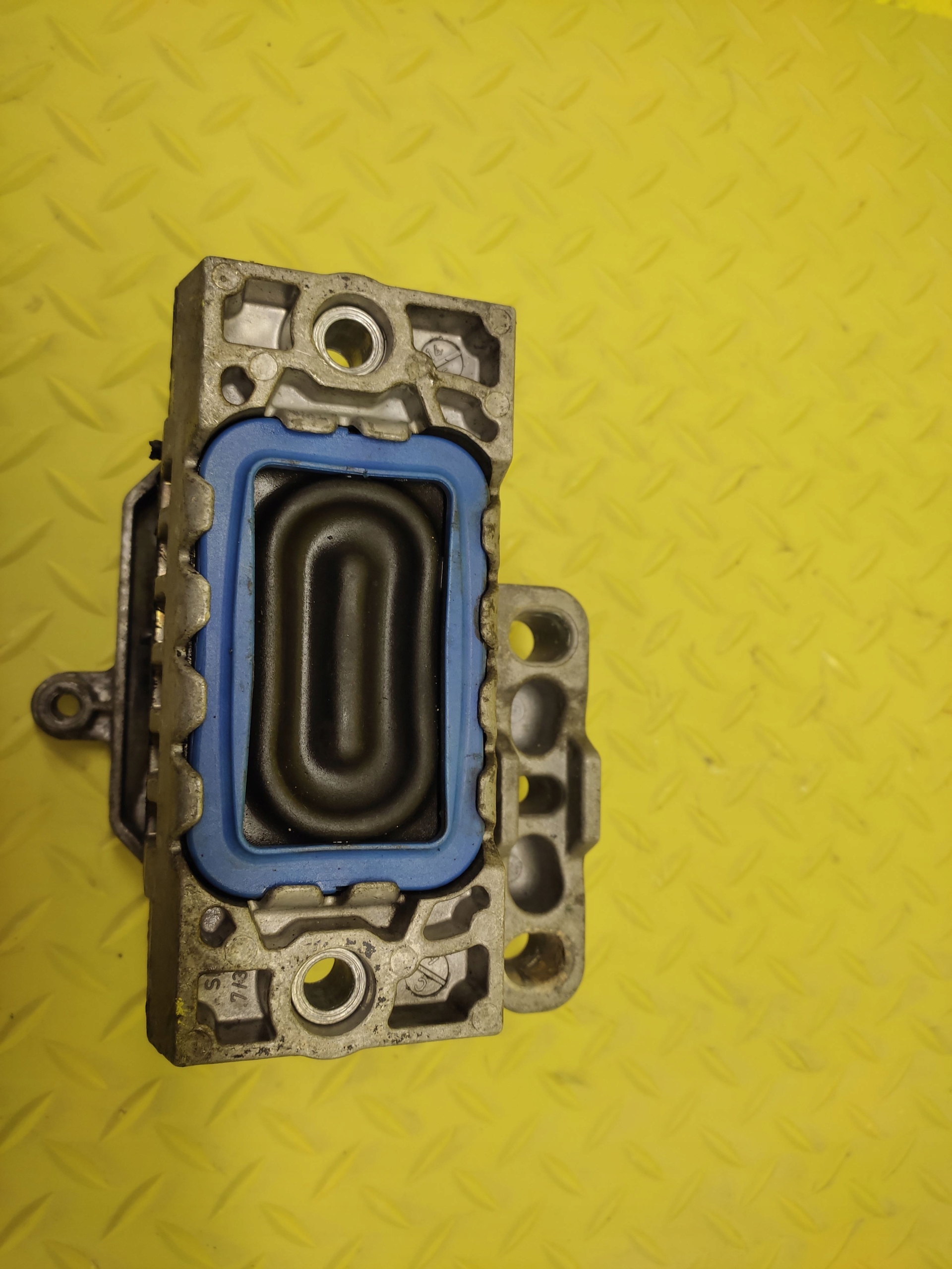 VW PASSAT CC 2.0 TFSI engine mount 1K0199262