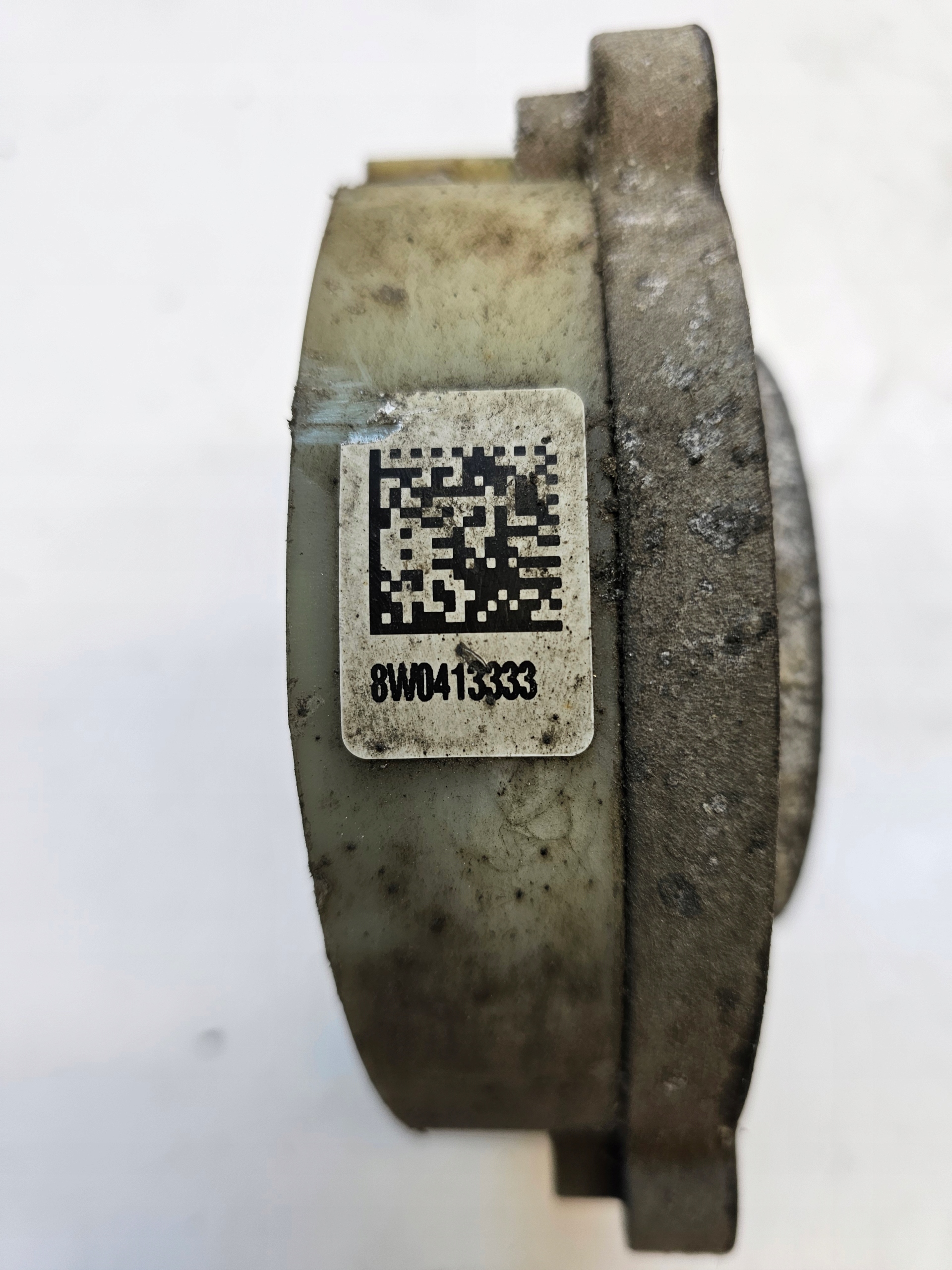 holder upper of a shock absorber front A4 B9 A5 8W0413333