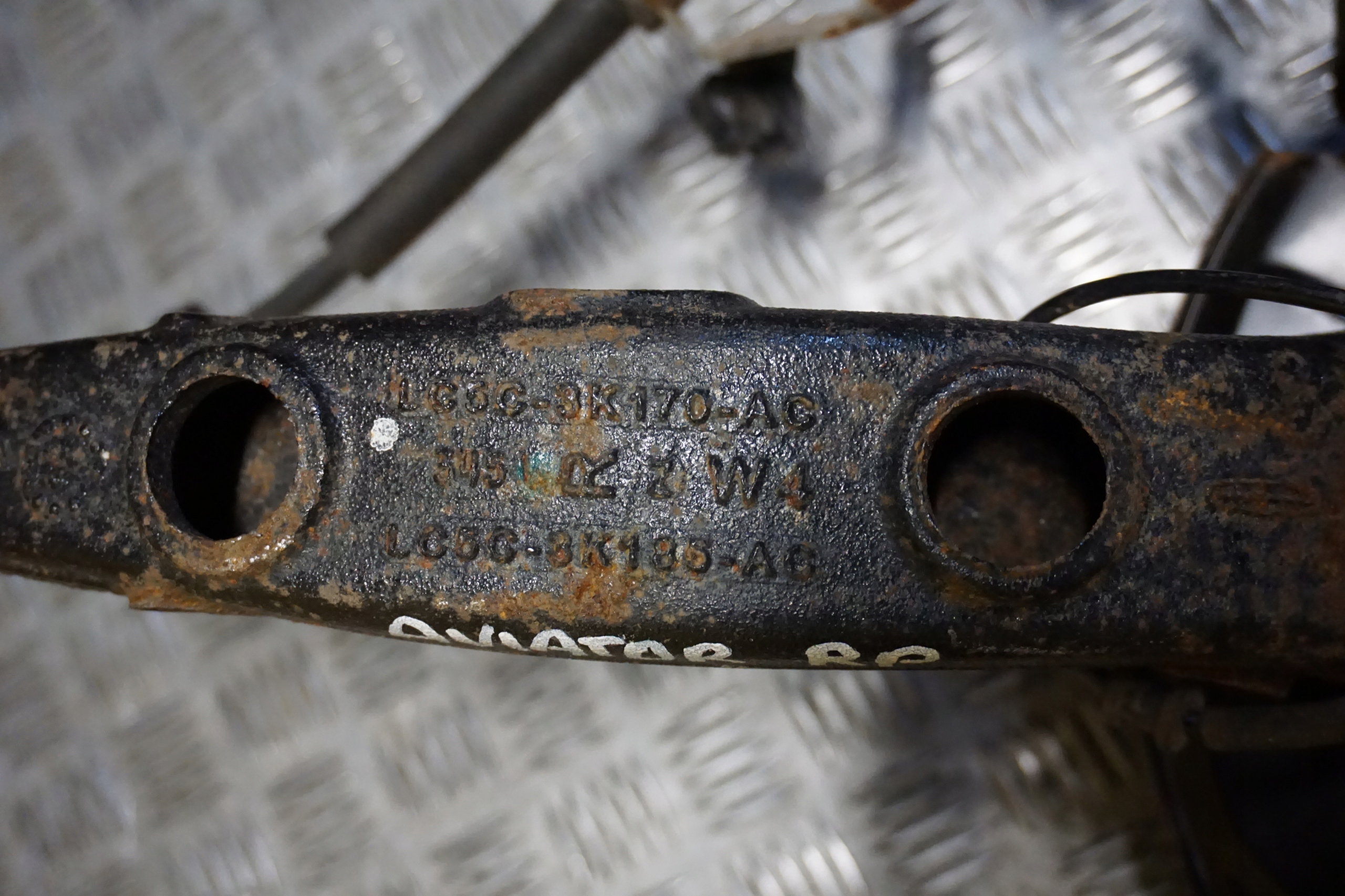 LINCOLN AVIATOR 2020 - 2024 поворотный кулак перед америка