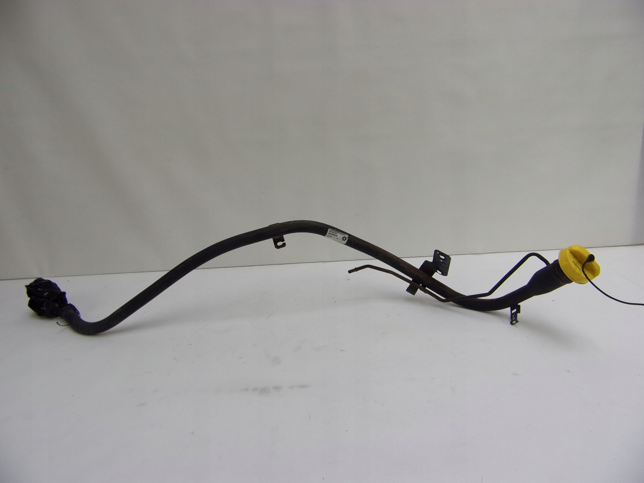 04578993AE - DODGE DURANGO III 3.6 11-ТРУБА ПАЛИВНА КРИШКА