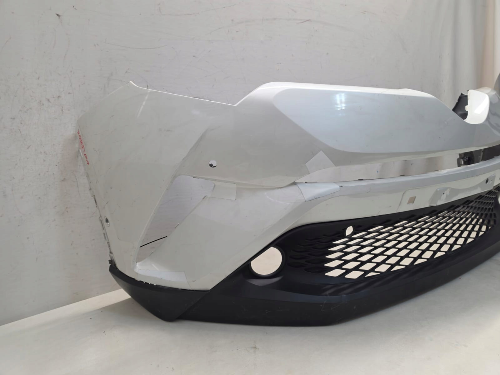 TOYOTA C-HR and 1 16-19 bumper front front 6XPDC