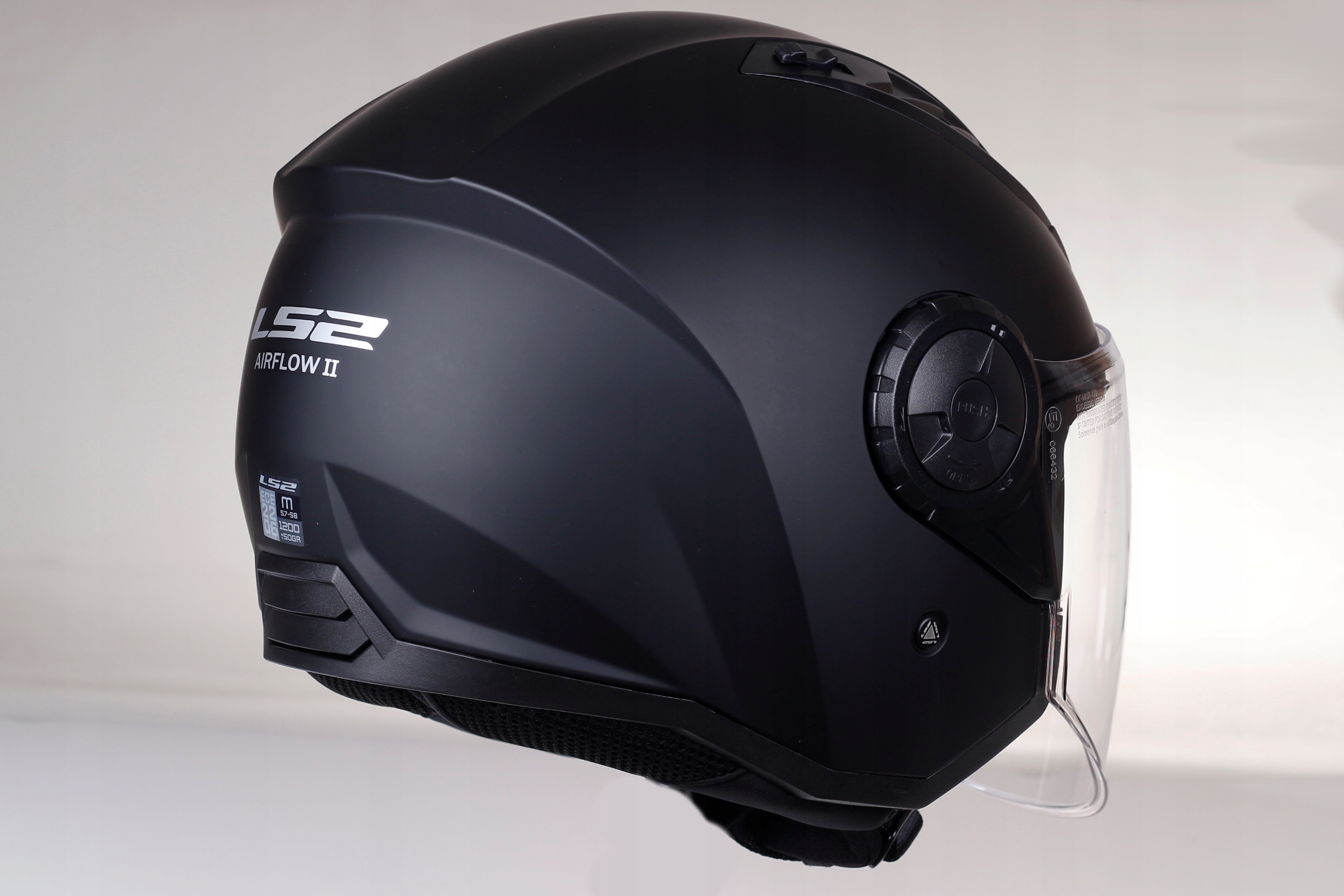 LS2 OF616 AIRFLOW II BLACK MAT KASK OTWARTY JET ECE 22.06 Waga produktu z opakowaniem jednostkowym 2 kg