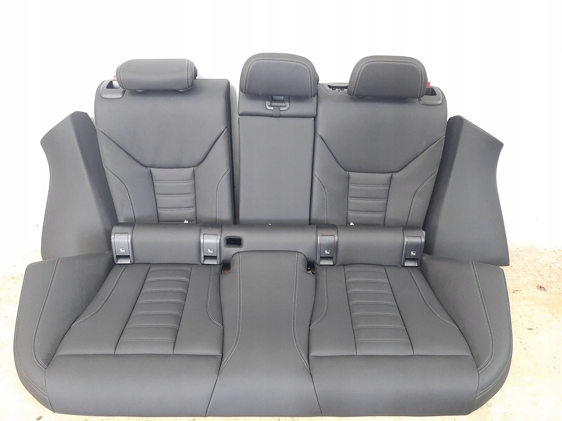 диван задний BMW 4 i4 G26