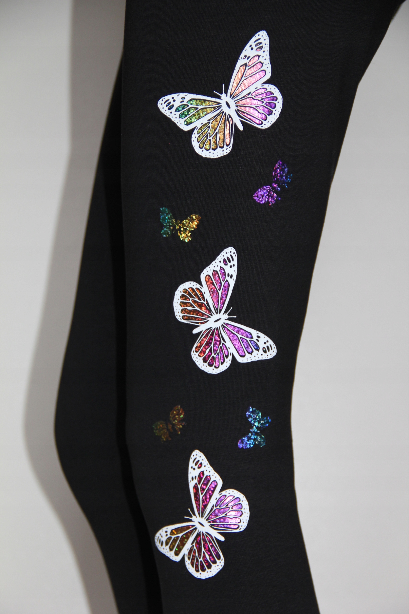 Legginsy Getry Dziecięce CZARNE sito MOTYLKI 140 Rodzaj klasyczne