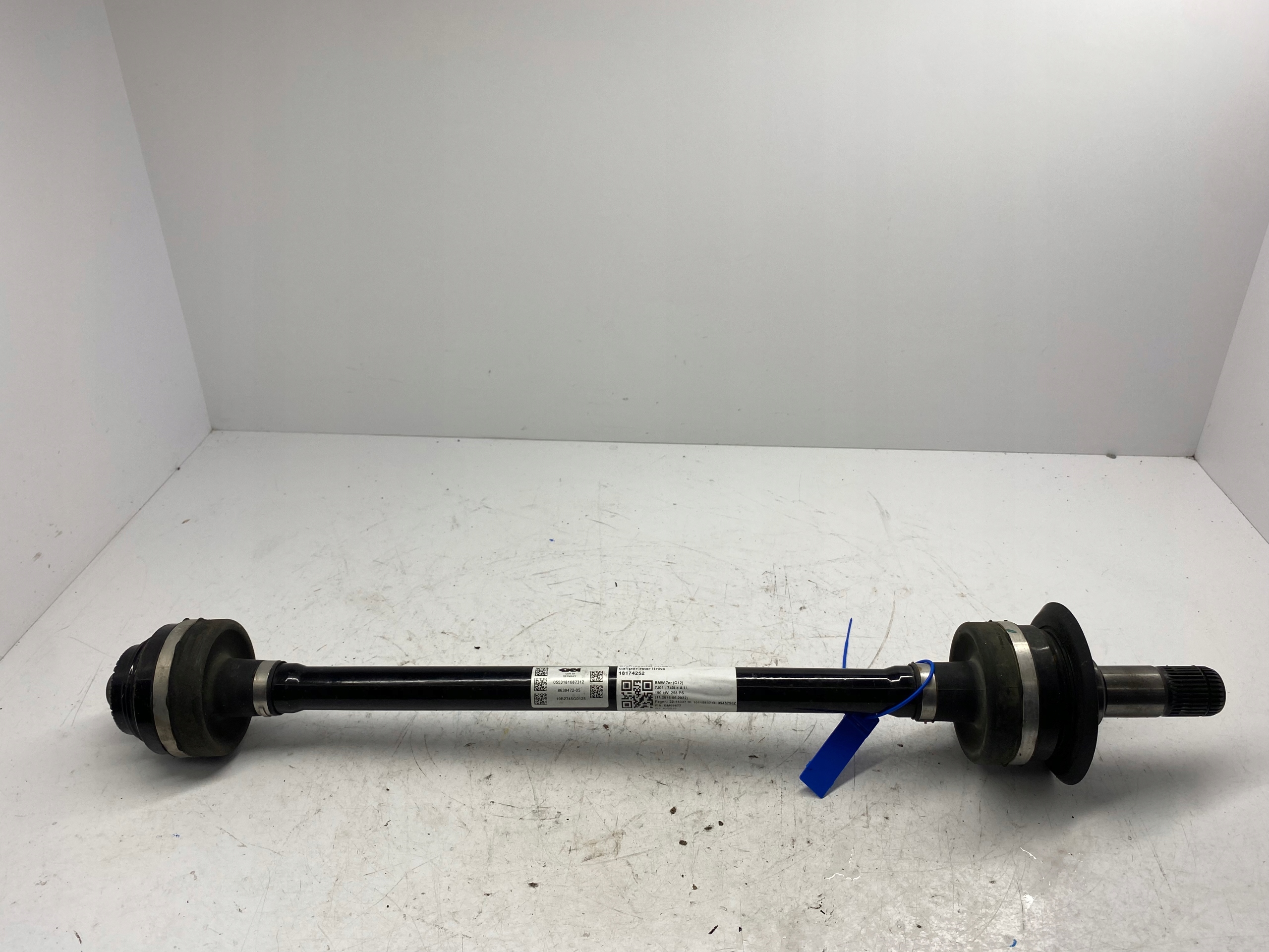 BMW 7 G11 G12 semi-axis rear part right 8639472