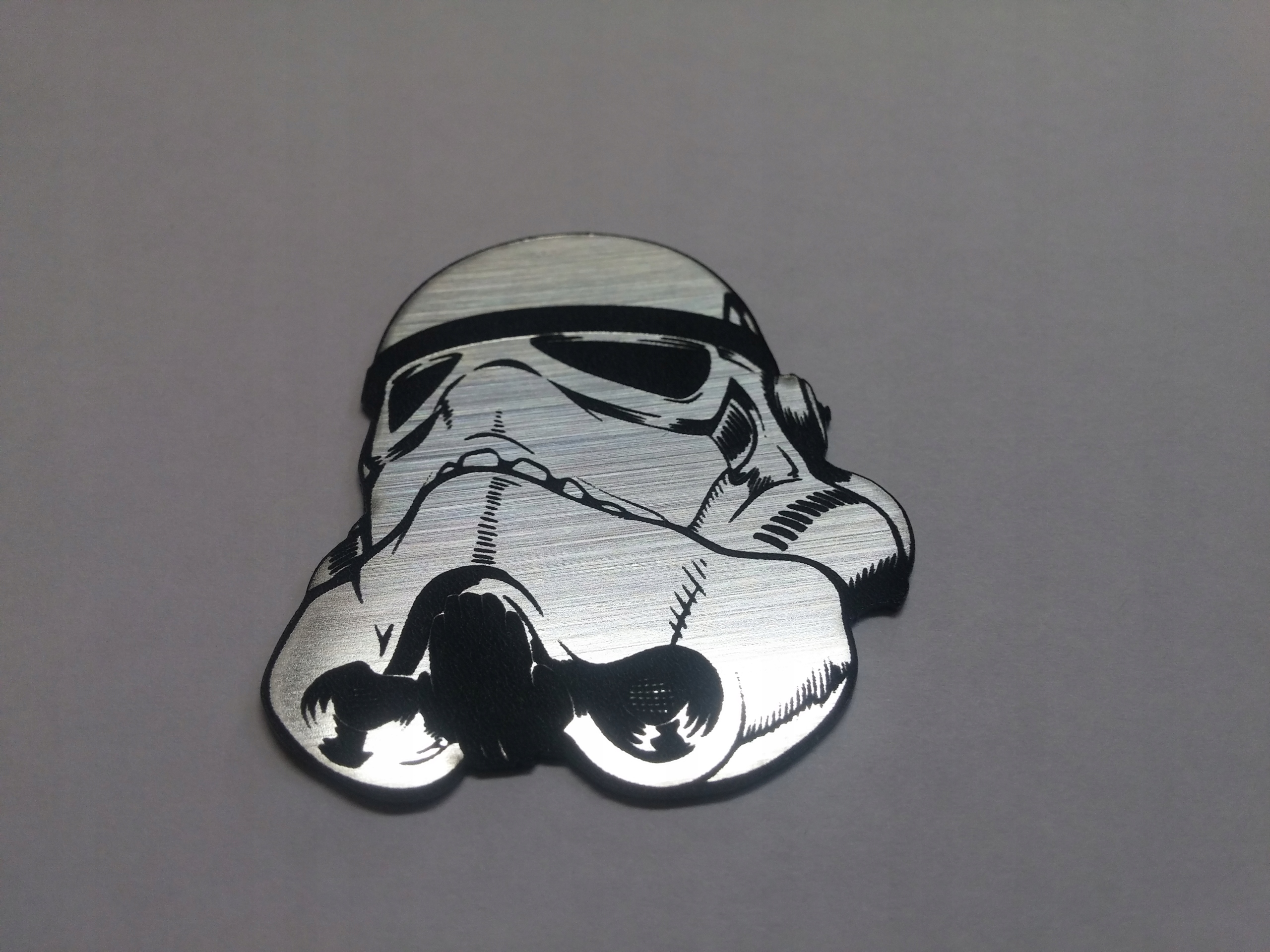 

Trooper naklejka emblemat 40 x 45 mm *srebrna
