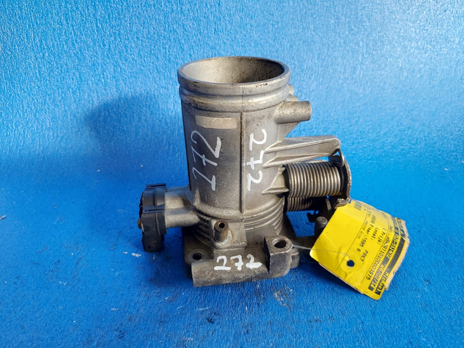 throttle flap BMW E36 1.6 B 13631721456