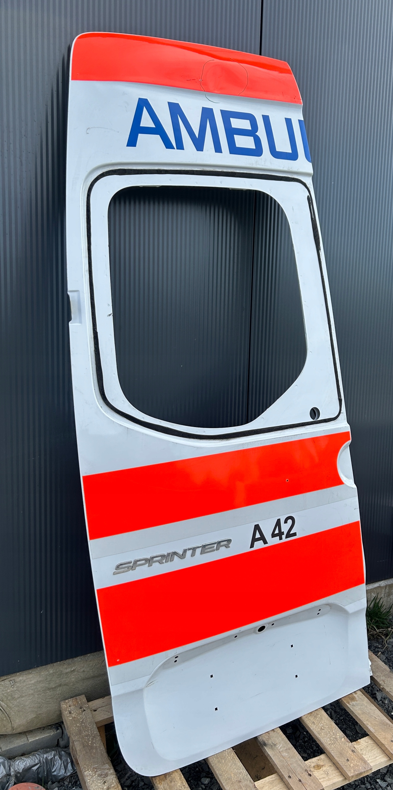 Tür SKRZYDLO links heck MERCEDES SPRINTER 907