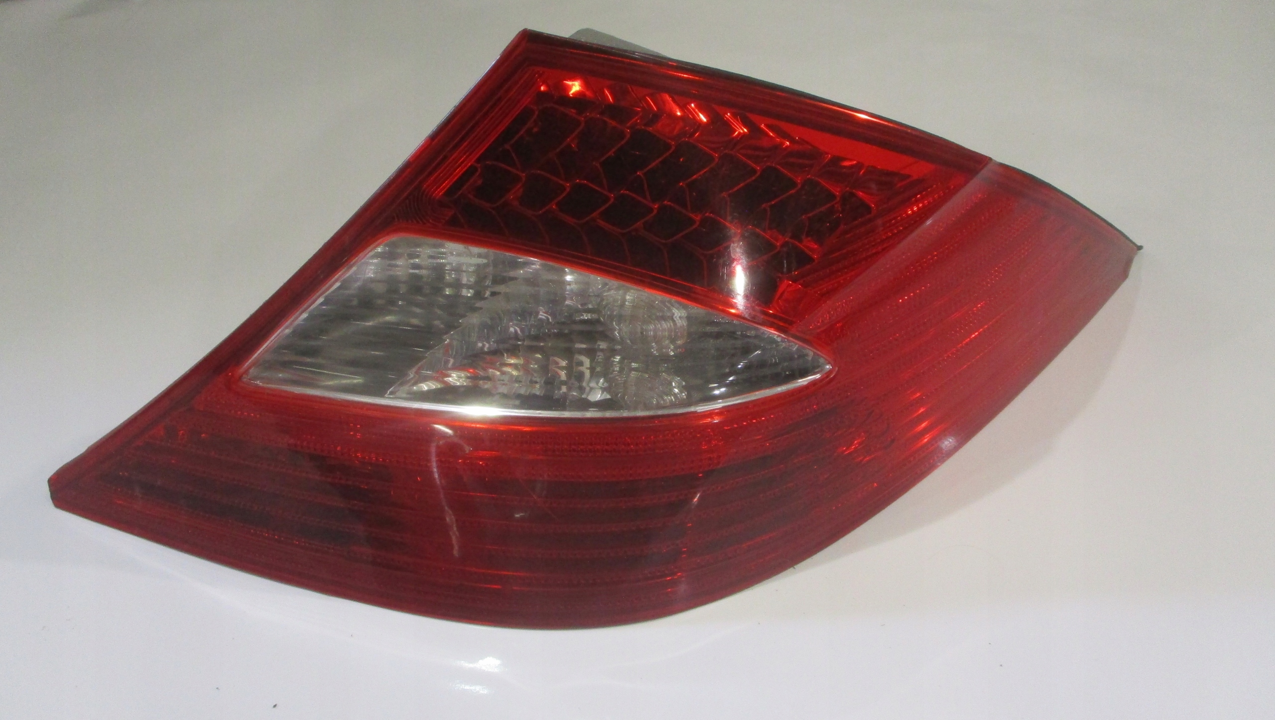 фонарь задний правый MERCEDES W219 led