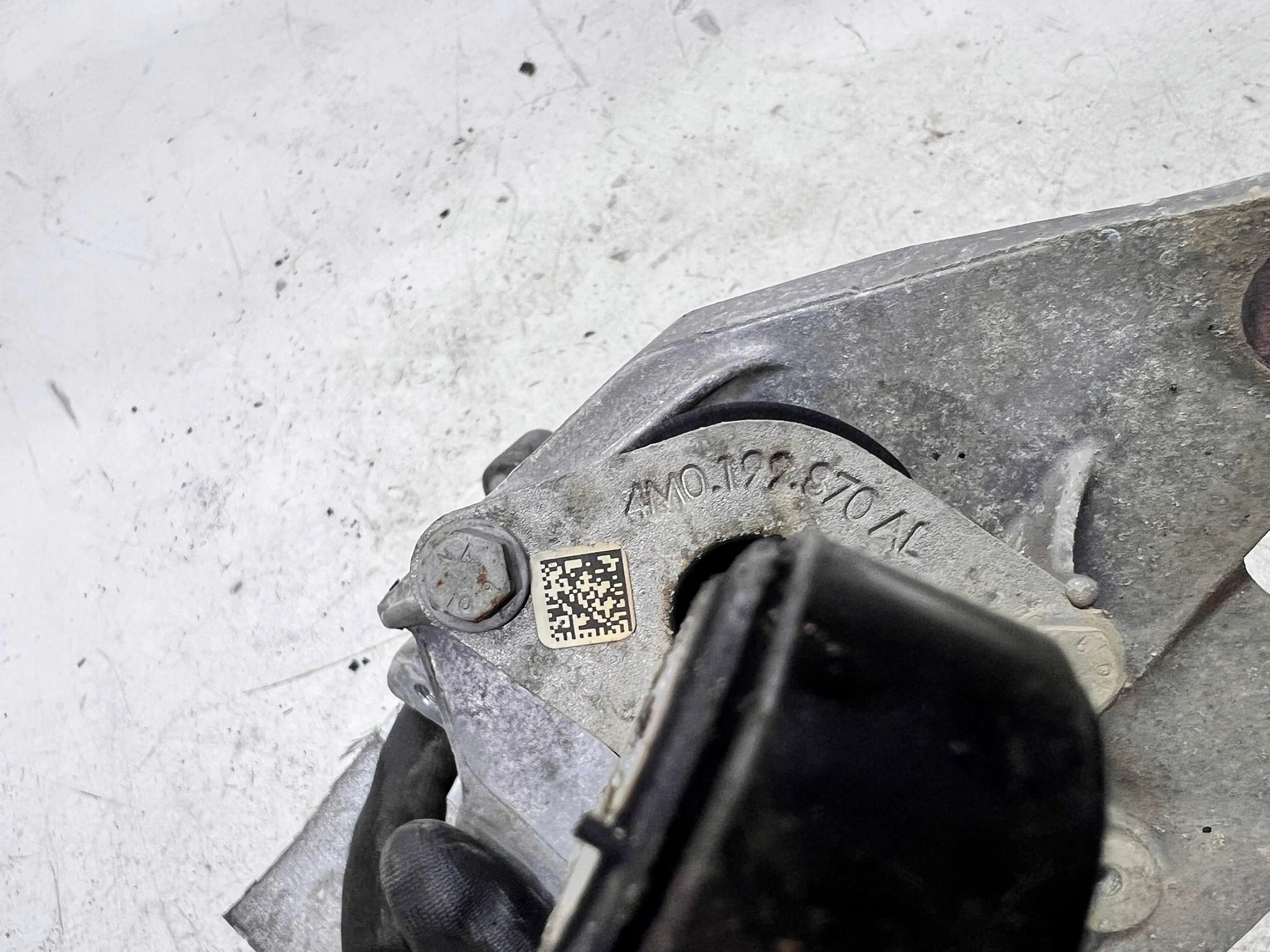 holder engine mount right AUDI A4 B9 A5 8W Q7 4M 3.0TDI 4M0199308AT